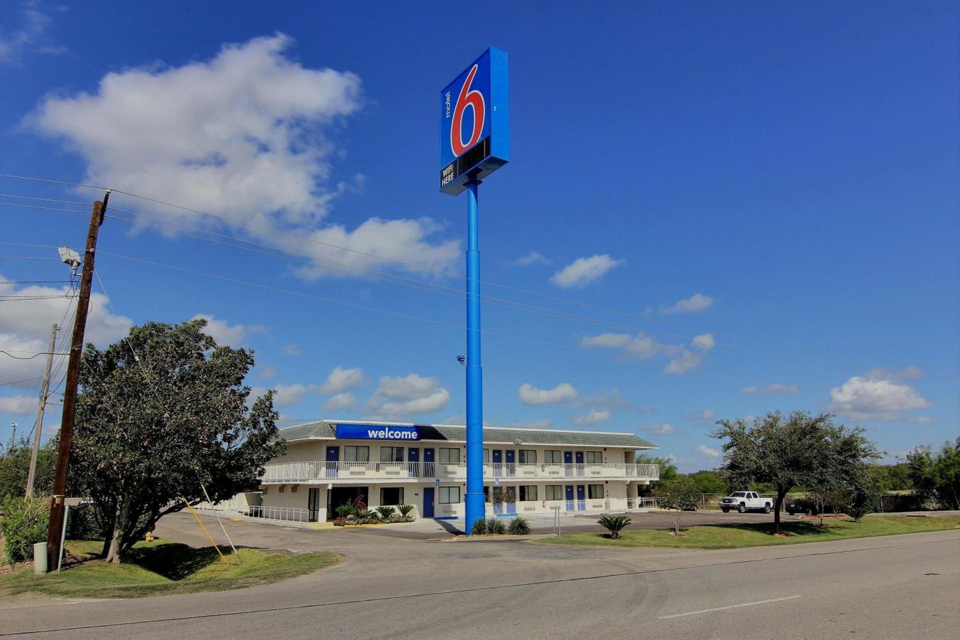 Motel 6-Kingsville, TX interior in Kingsville, TX — gallery photo 2