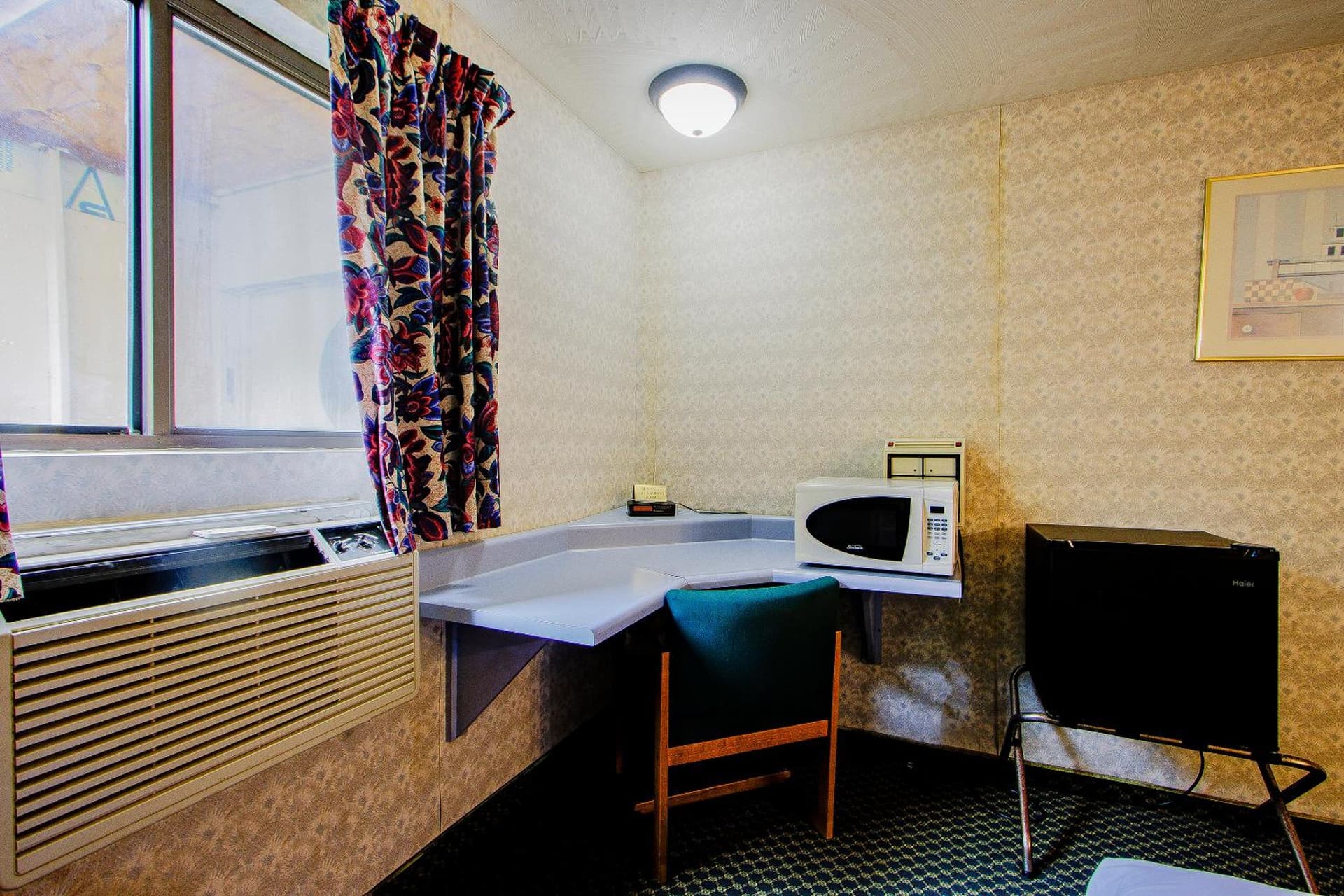 OYO Hotel Chapmanville Inn, WV - Hwy 119 property views in Chapmanville, WV — gallery photo 3