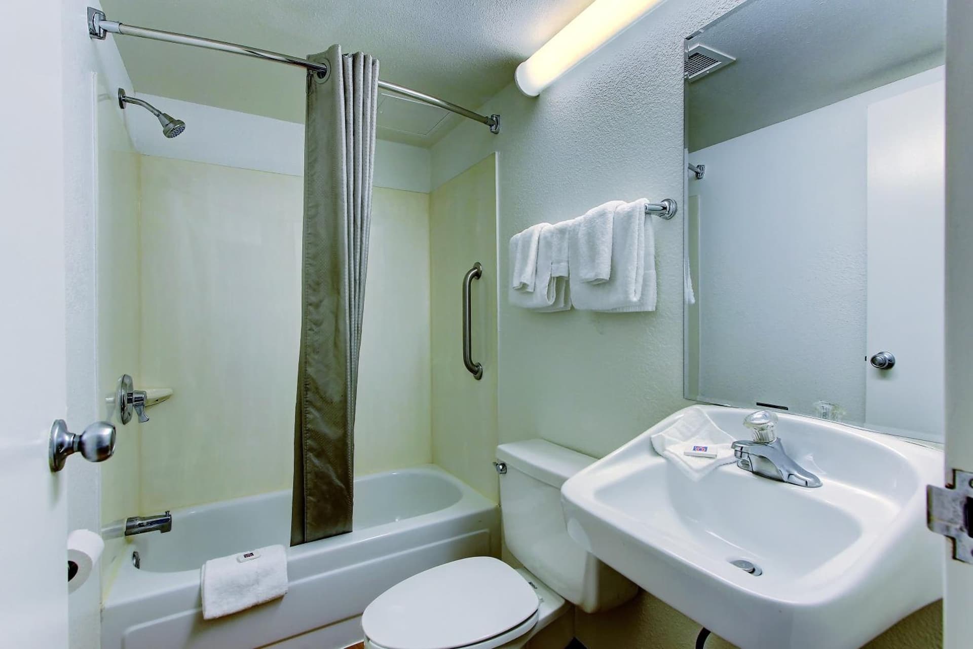 Motel 6-York, PA - North gallery photo in York, PA — image 14