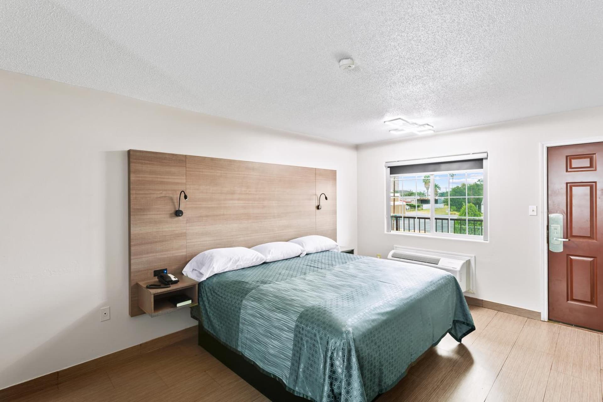 Siesta Inn McAllen gallery photo in McAllen, TX — image 5