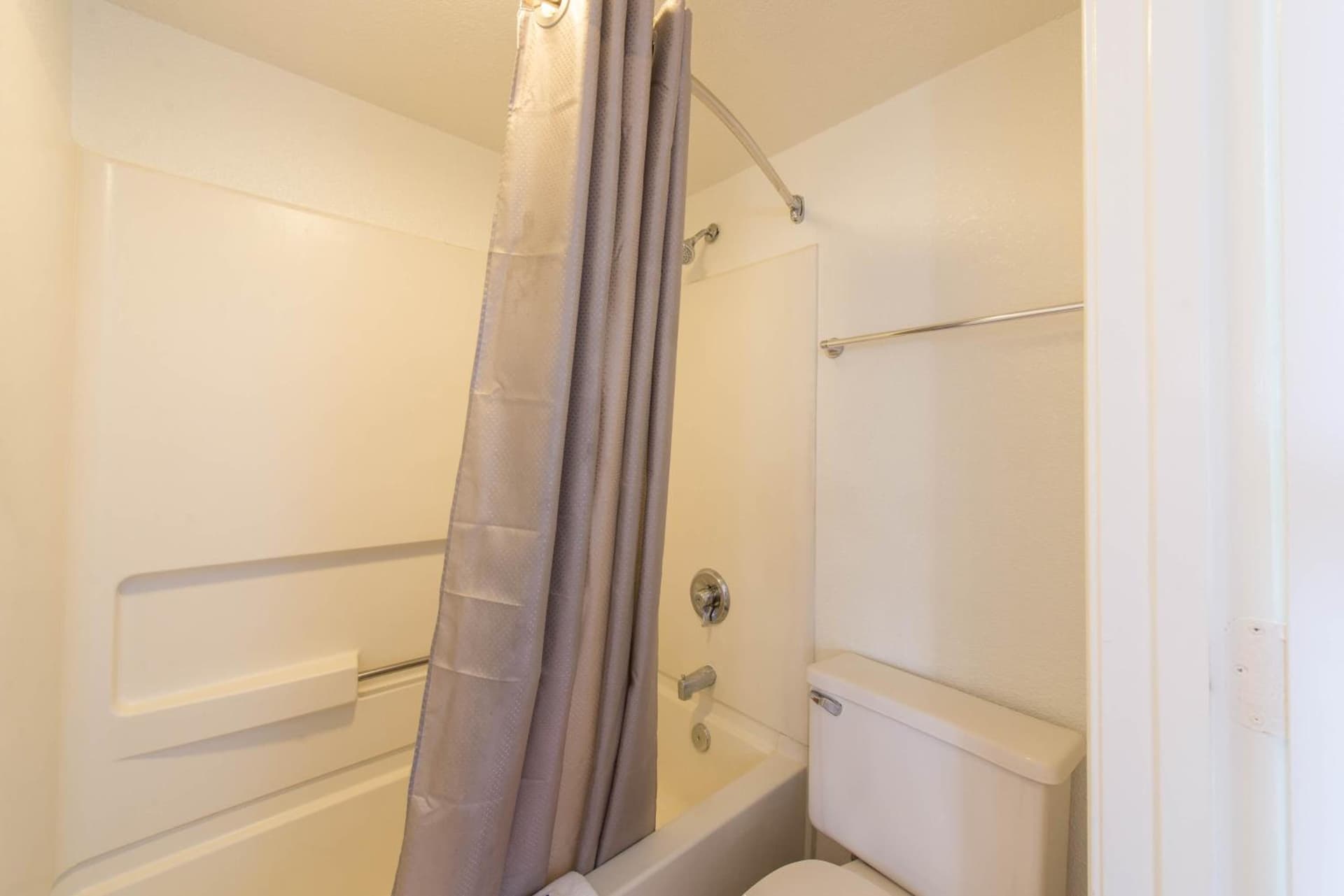 Travelodge by Wyndham Norfolk Airport gallery photo in Norfolk, VA — image 17