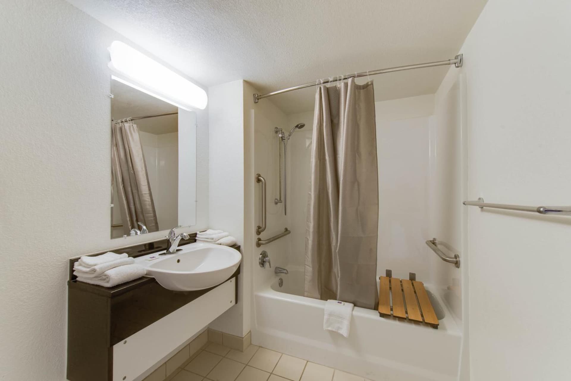 Travelodge by Wyndham Norfolk Airport gallery photo in Norfolk, VA — image 30