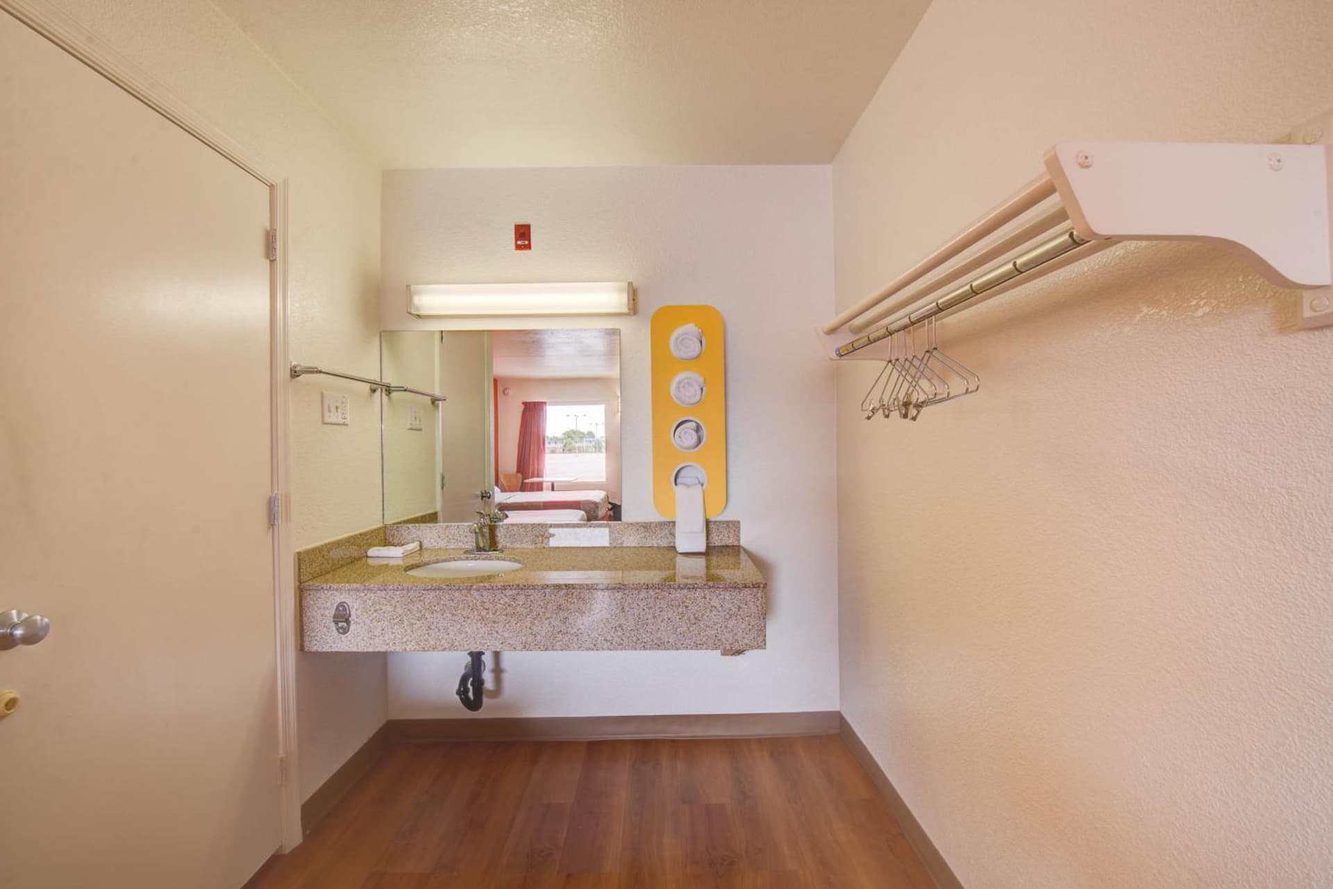 Travelodge by Wyndham Norfolk Airport gallery photo in Norfolk, VA — image 13