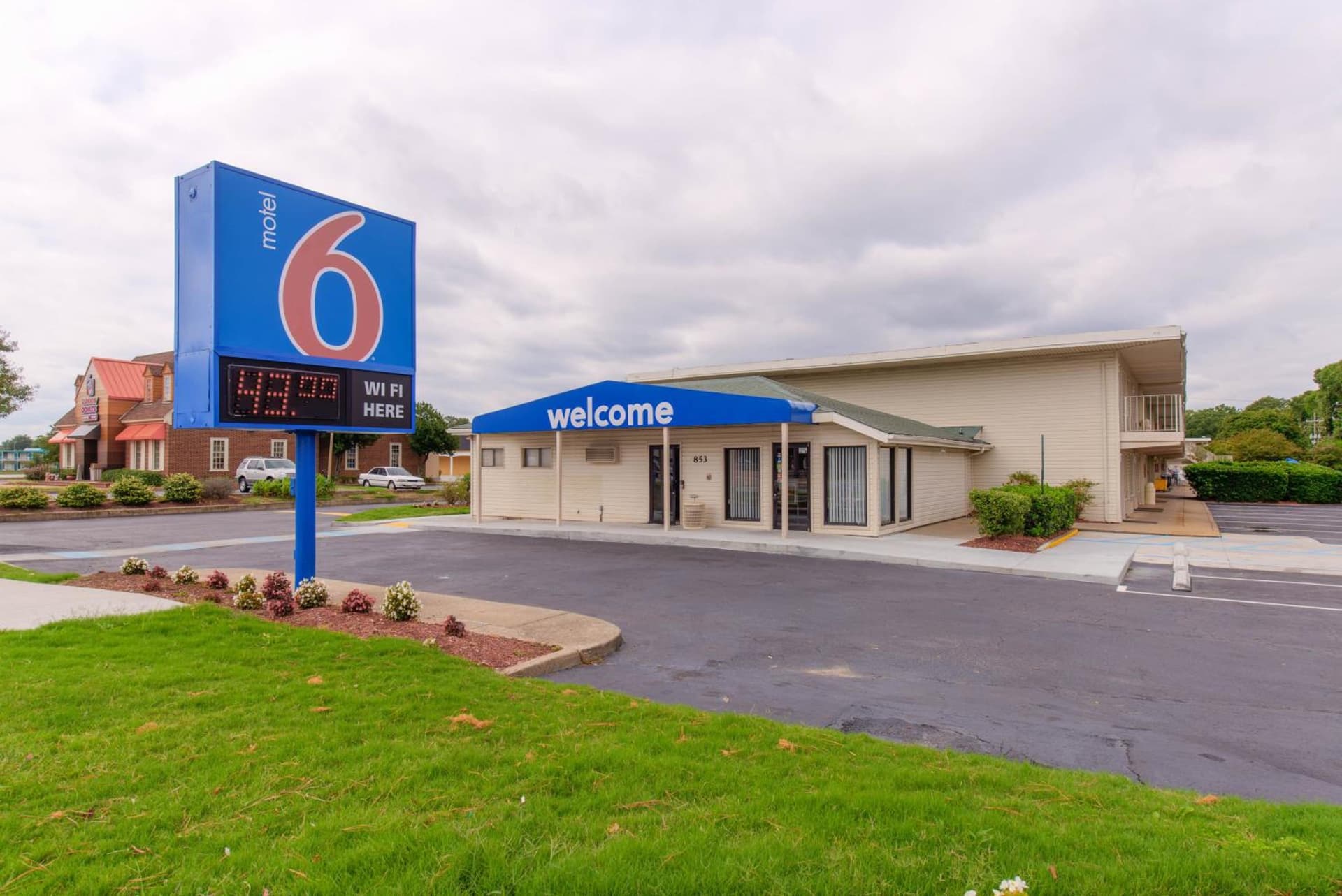 Travelodge by Wyndham Norfolk Airport exterior or lobby in Norfolk, VA — main listing photo