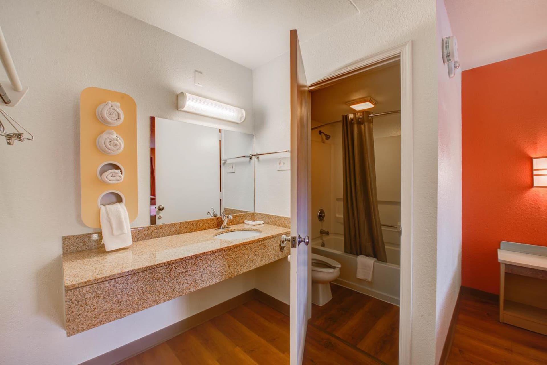 Travelodge by Wyndham Norfolk Airport gallery photo in Norfolk, VA — image 40