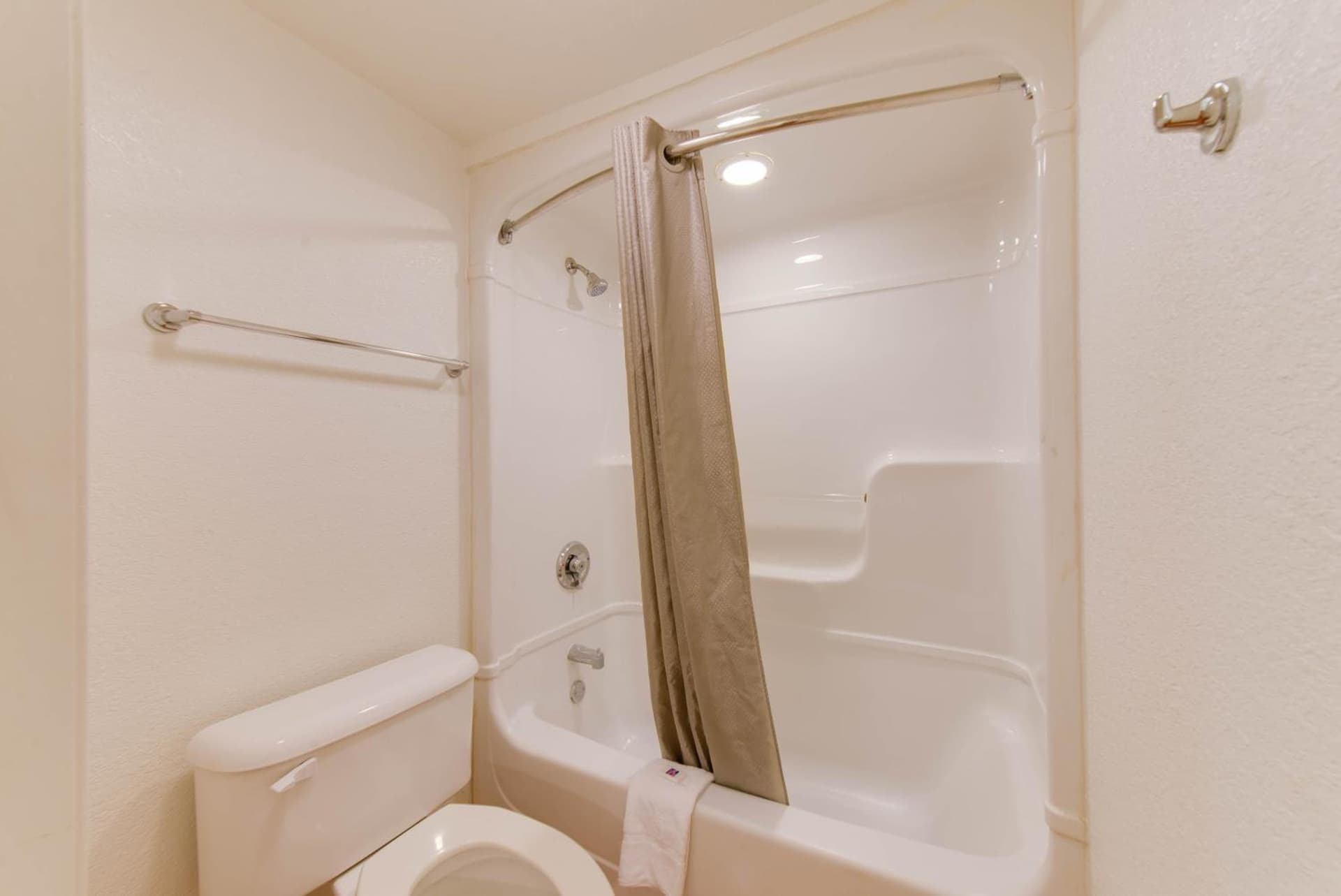 Travelodge by Wyndham Norfolk Airport gallery photo in Norfolk, VA — image 31