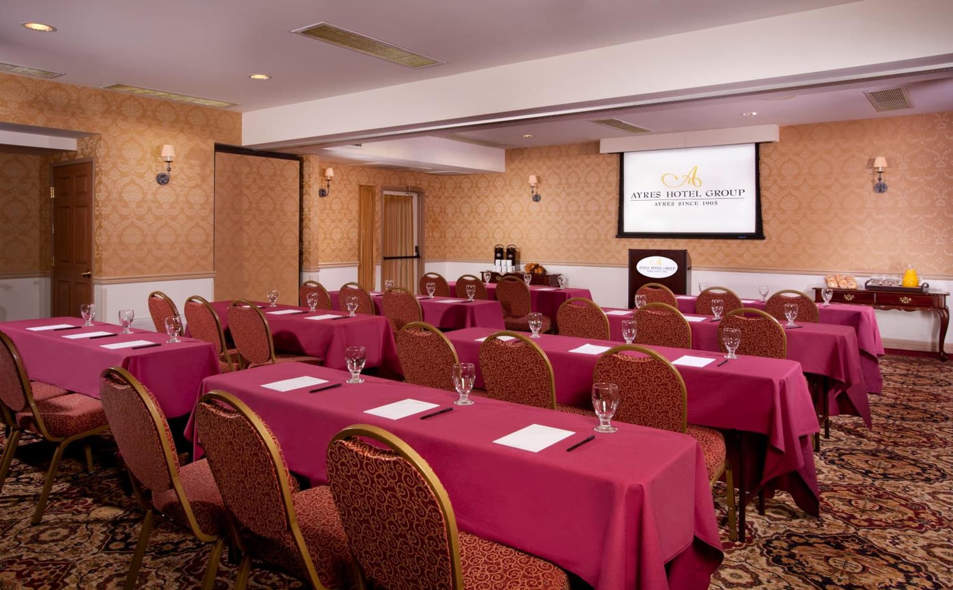 Ayres Hotel Anaheim gallery photo in Anaheim, CA — image 5