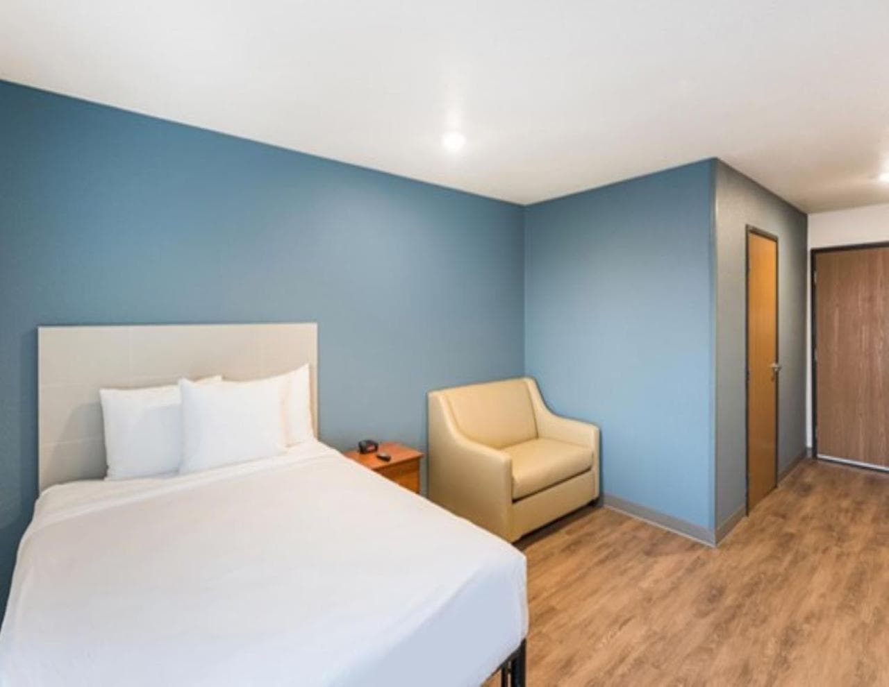 WoodSpring Suites Round Rock-Austin North interior in Round Rock, TX — gallery photo 2