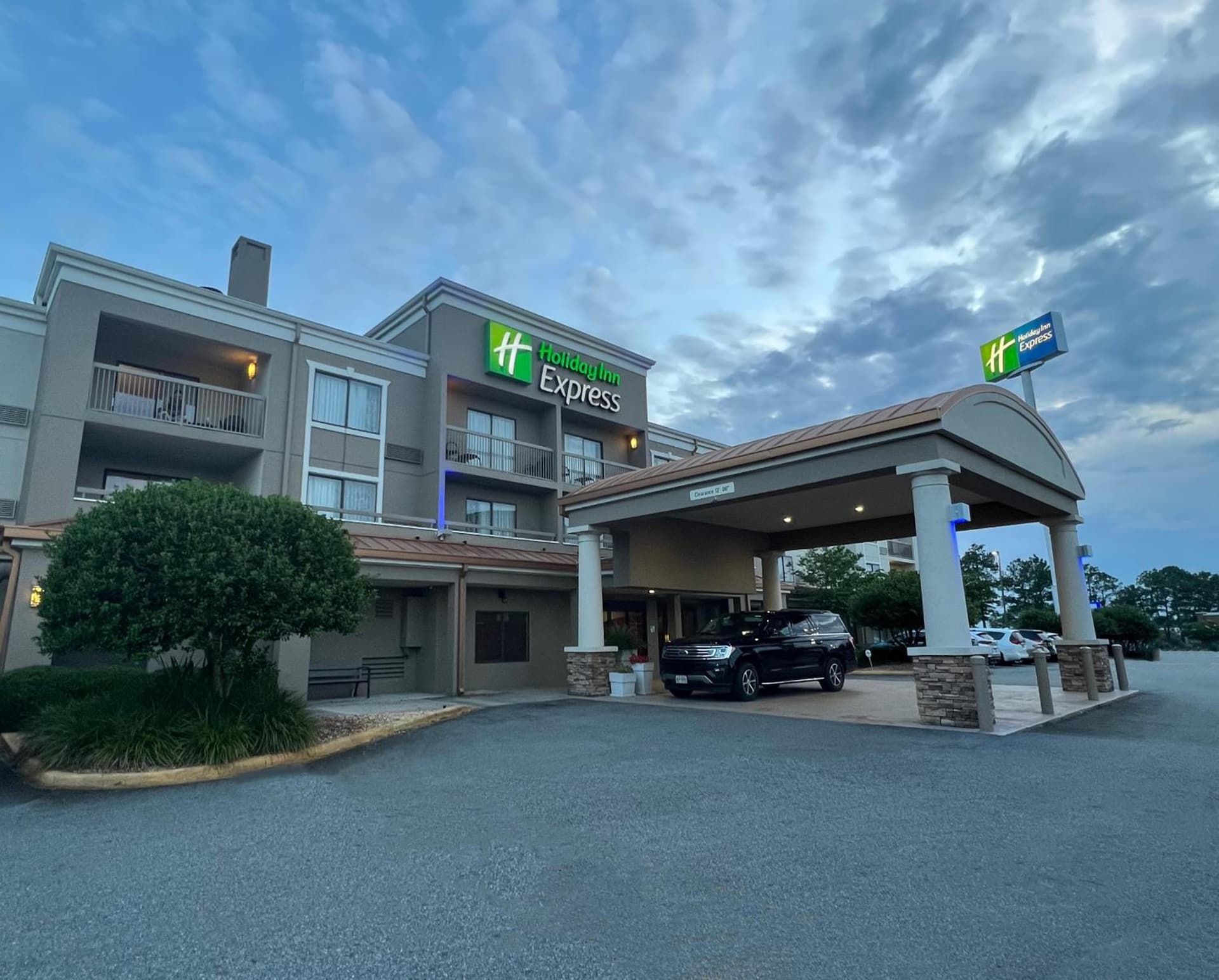 Holiday Inn Express Tifton by IHG interior in Tifton, GA — gallery photo 2