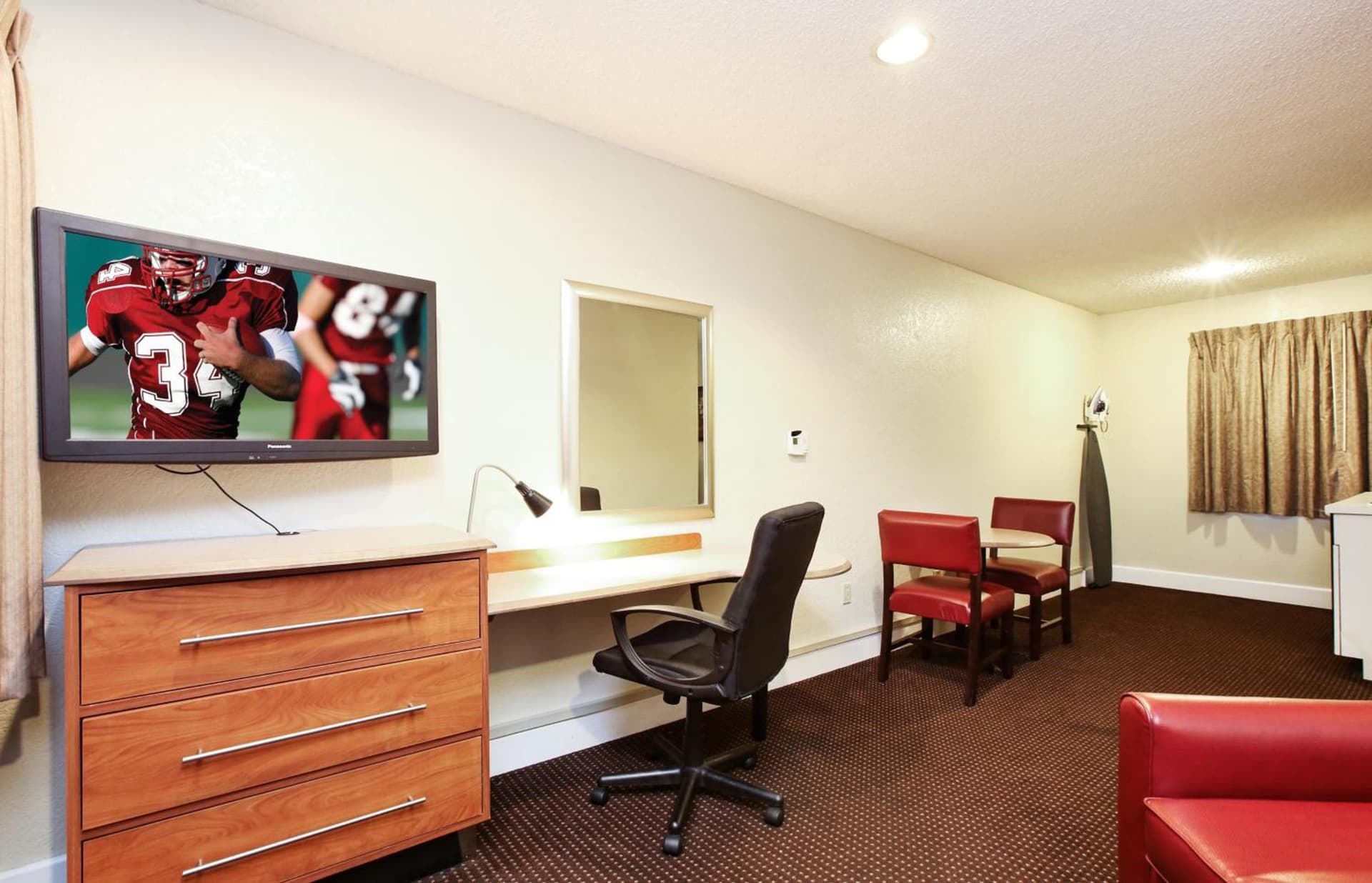 Red Roof Inn Santa Ana gallery photo in Santa Ana, CA — image 9