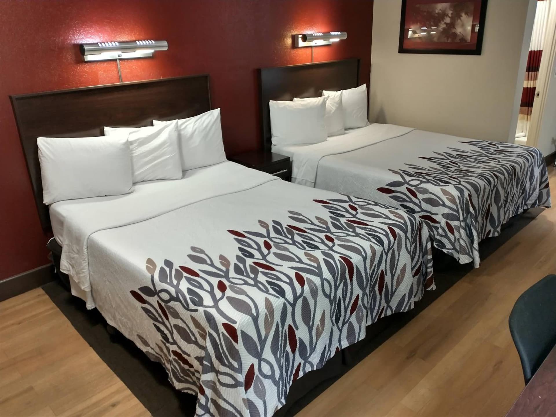 Red Roof Inn Santa Ana gallery photo in Santa Ana, CA — image 7