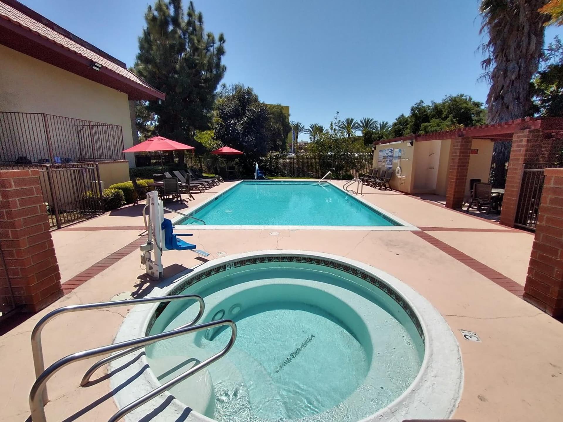 Red Roof Inn Santa Ana gallery photo in Santa Ana, CA — image 6