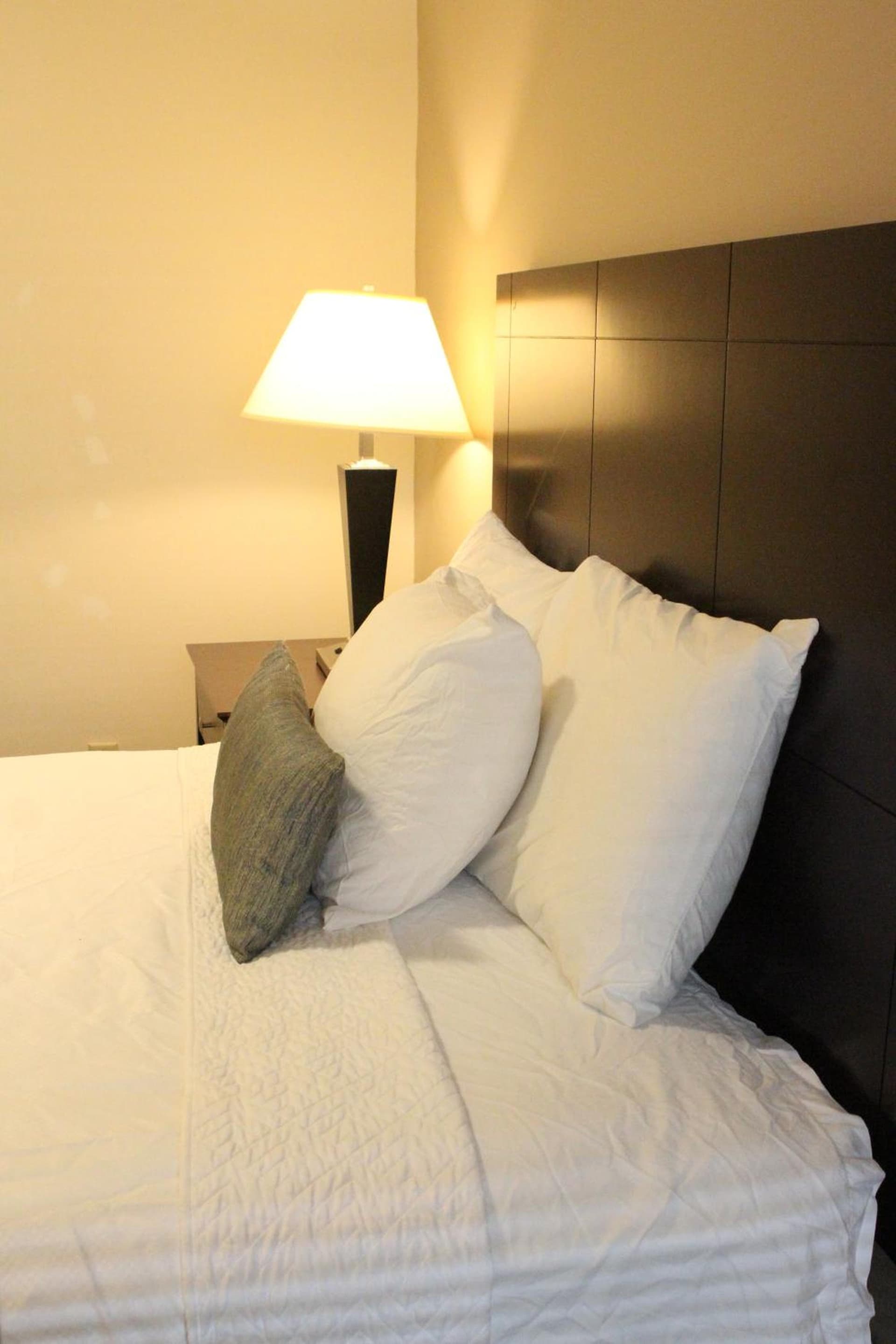 Bay Lodging Resort interior in Put-in-Bay, OH — gallery photo 2