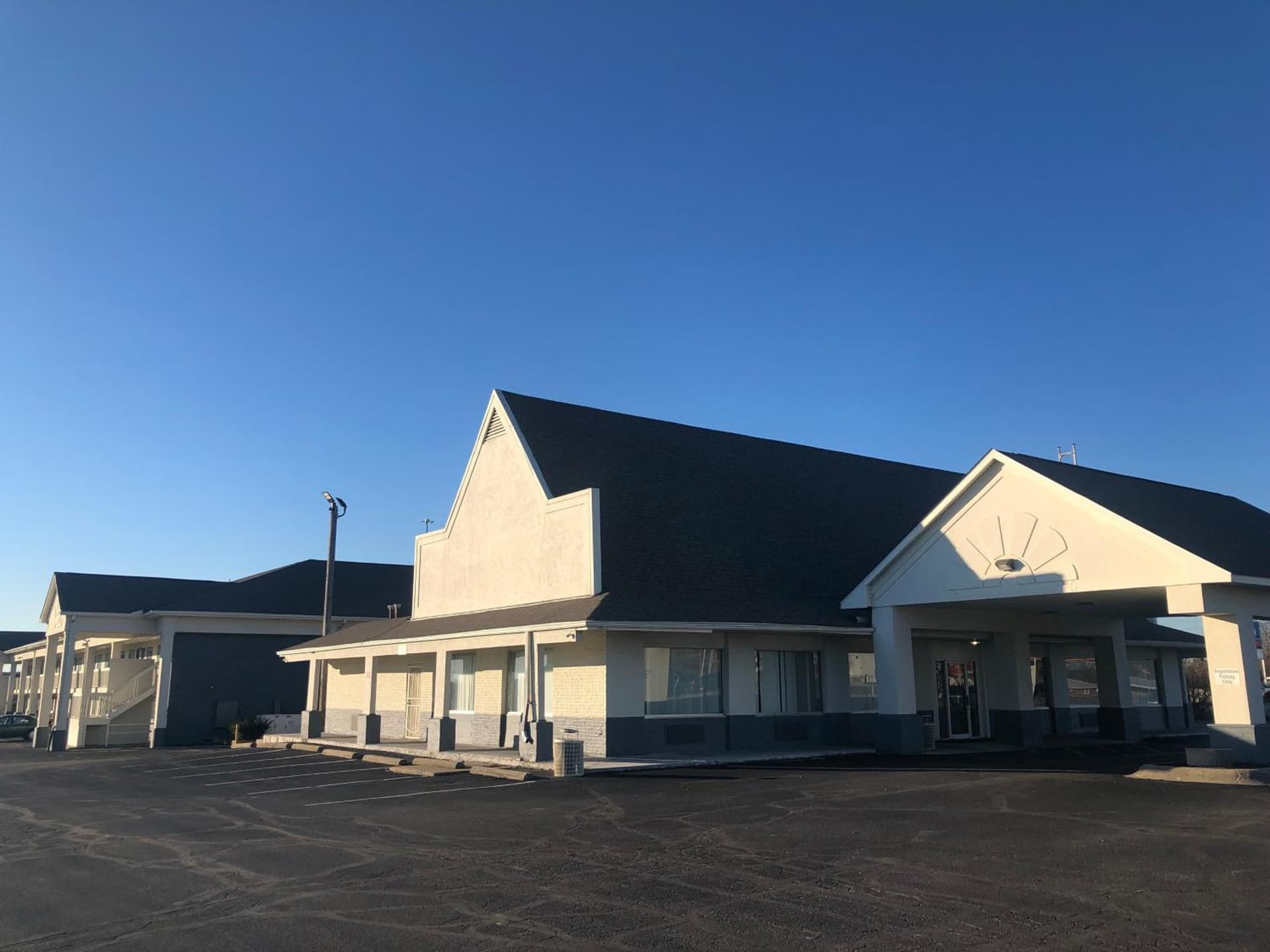 Days Inn by Wyndham Indianapolis South featured exterior or lobby in Indianapolis, IN — similar hotel