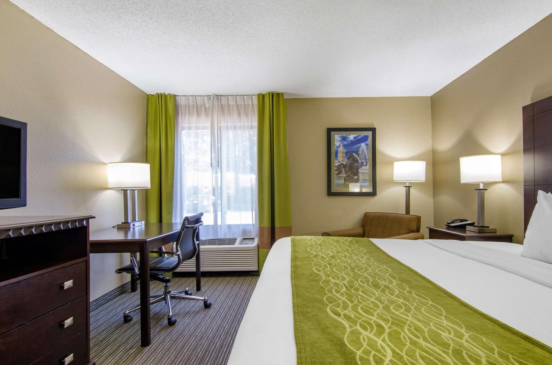 Comfort Inn & Suites Kansas City - Northeast property views in Kansas City, MO — gallery photo 3
