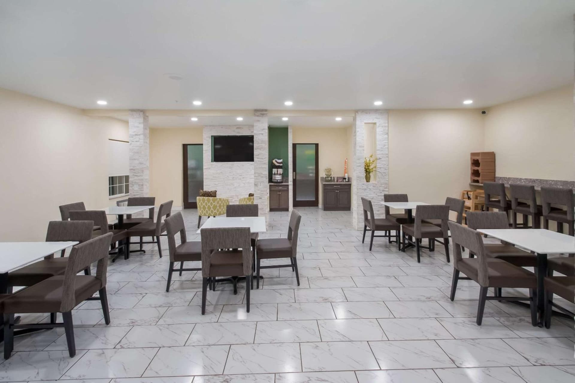 Quality Inn & Suites Salt Lake City Airport West gallery photo in Salt Lake City, UT — image 9