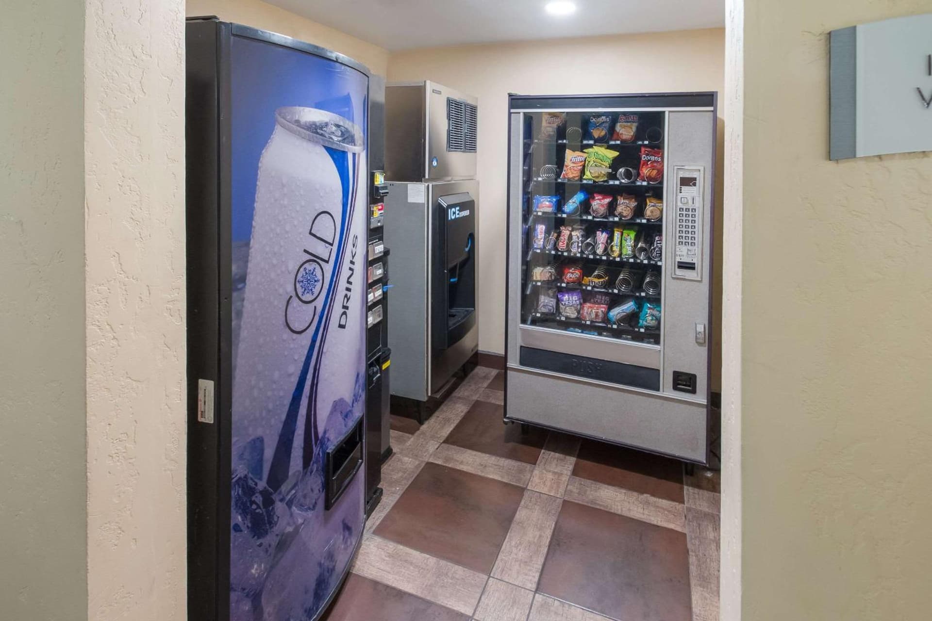 Quality Inn & Suites Salt Lake City Airport West gallery photo in Salt Lake City, UT — image 31