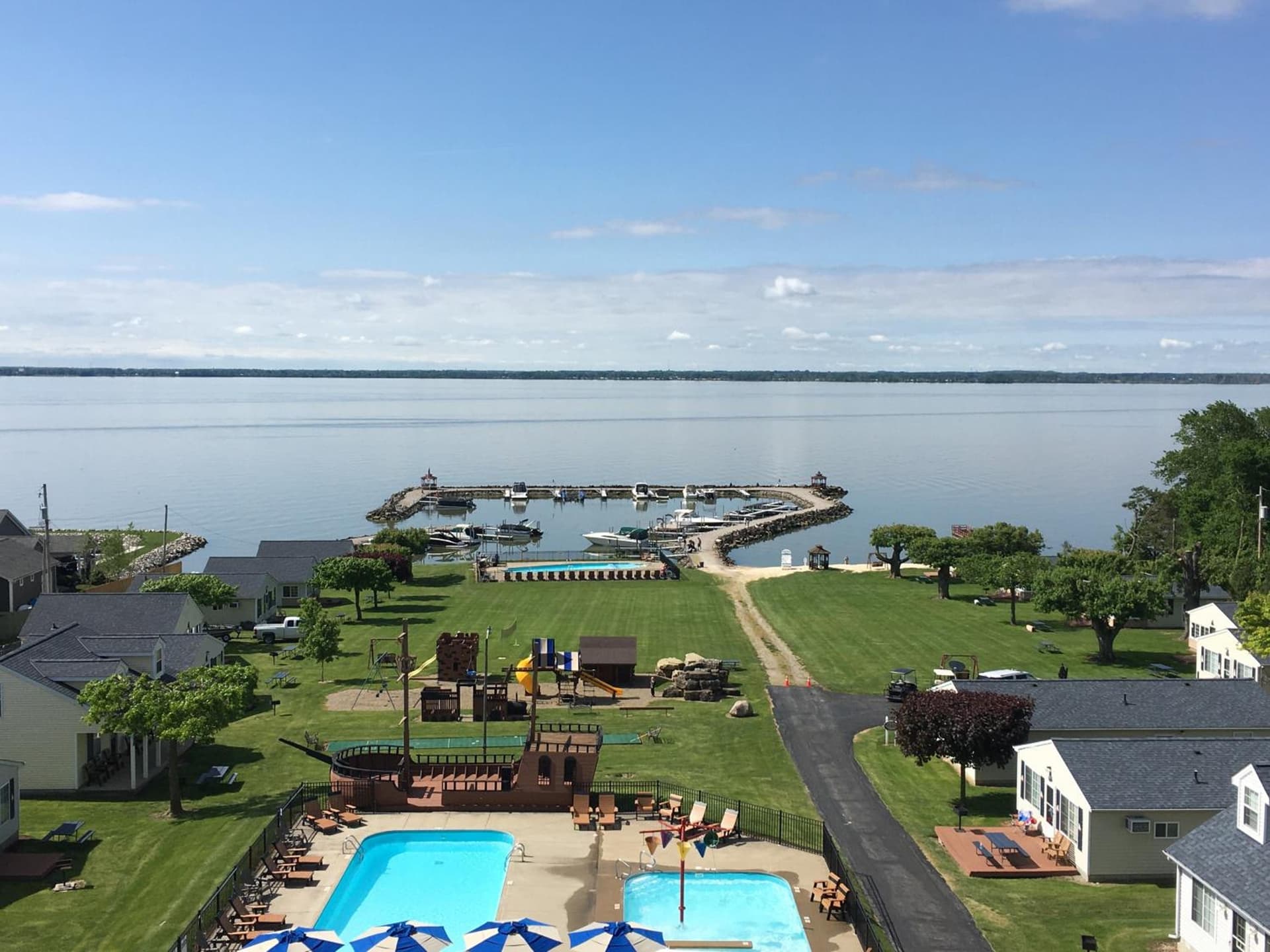 South Beach Resort Hotel gallery photo in Marblehead, OH — image 14