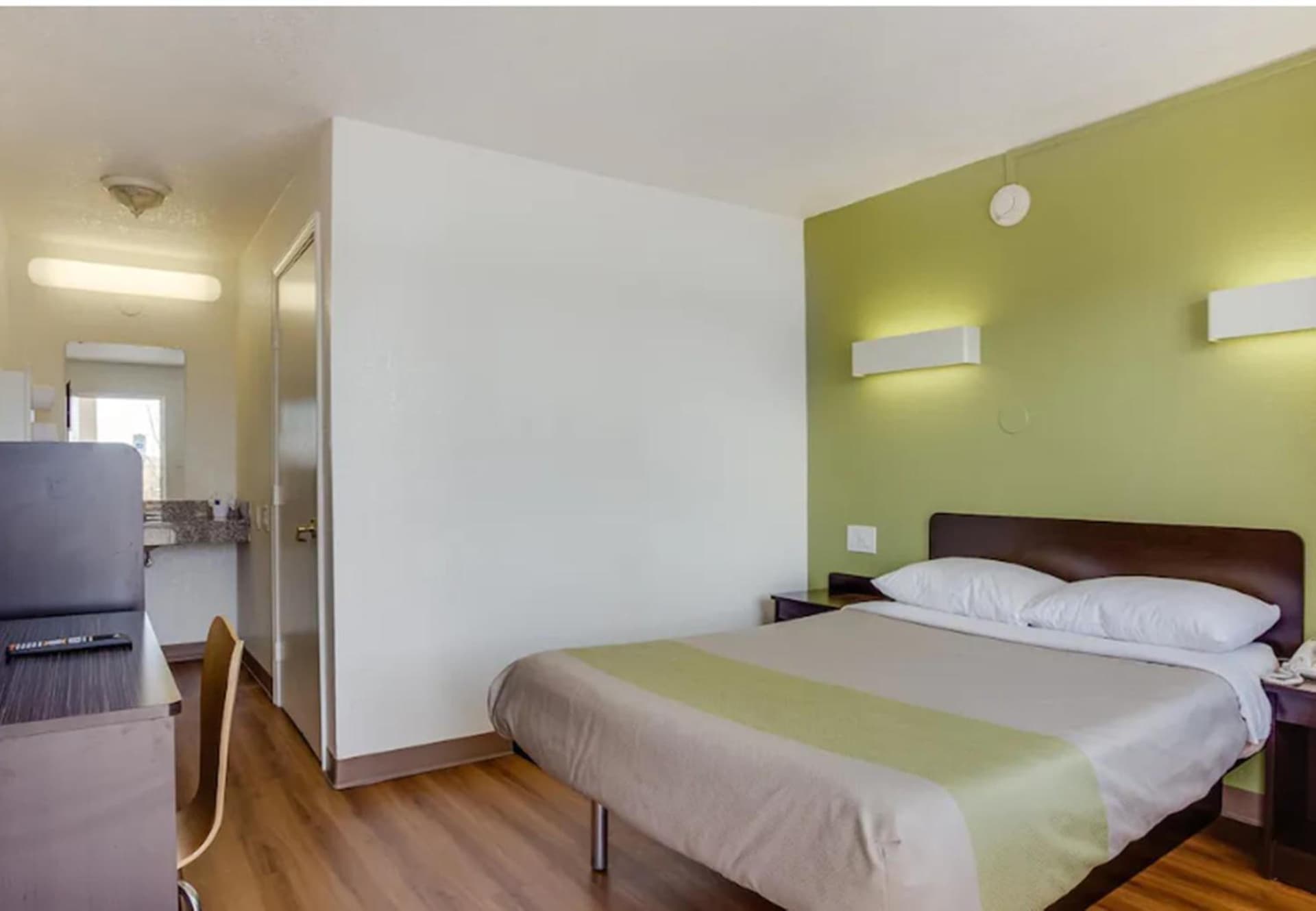 Motel 6-El Paso, TX - West gallery photo in El Paso, TX — image 13