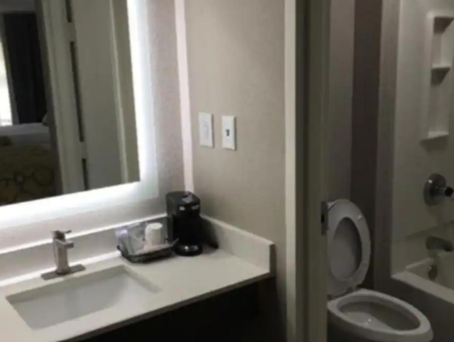 Baymont by Wyndham Topeka interior in Topeka, KS — gallery photo 2