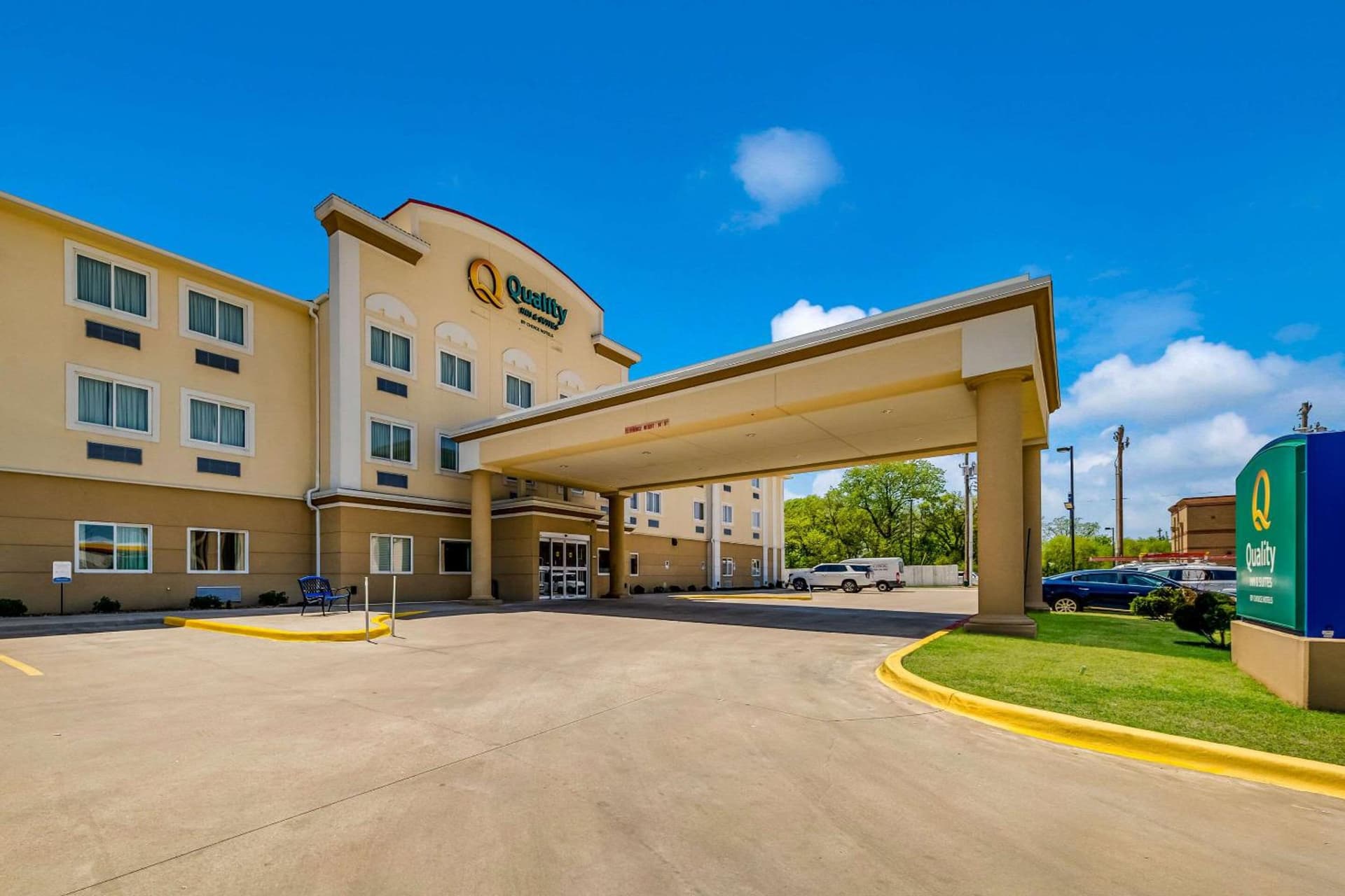 Quality Inn & Suites Ardmore property views in Ardmore, OK — gallery photo 3