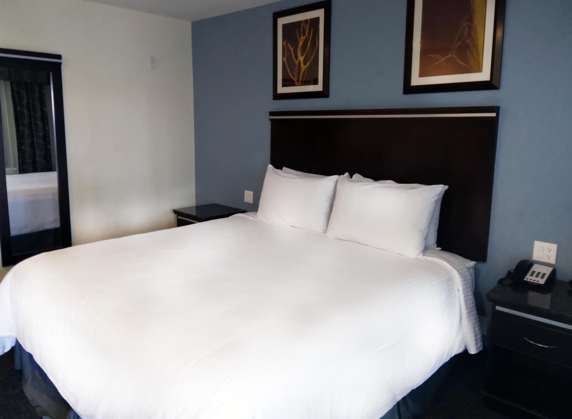 SureStay Hotel by Best Western Chula Vista San Diego Bay interior in Chula Vista, CA — gallery photo 2