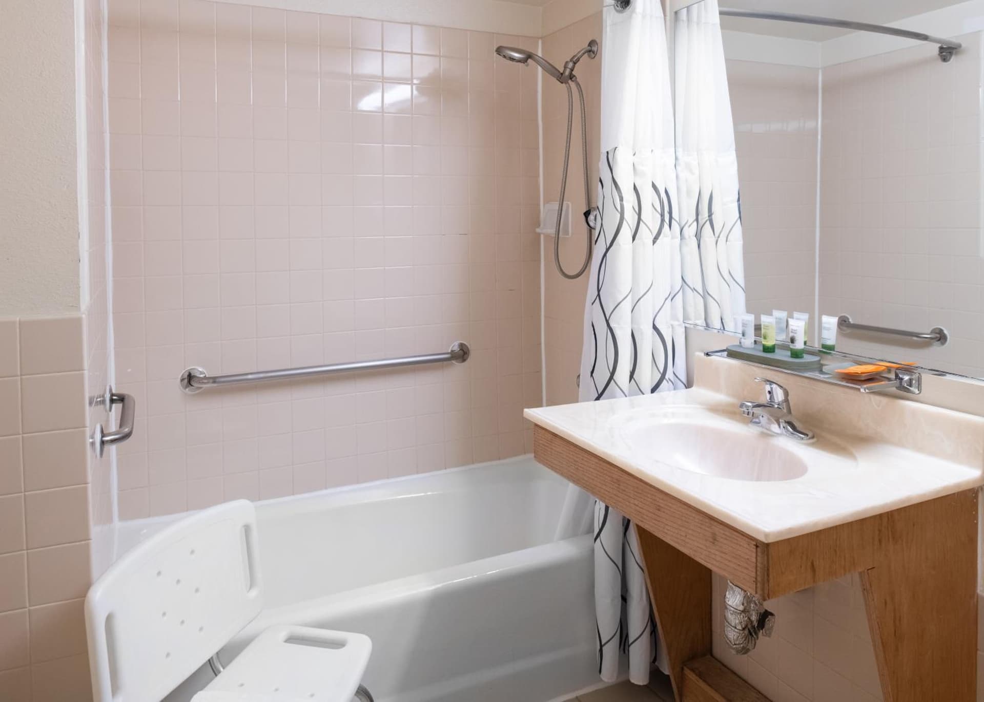 Glendale Hotel property views in Glendale, CA — gallery photo 3