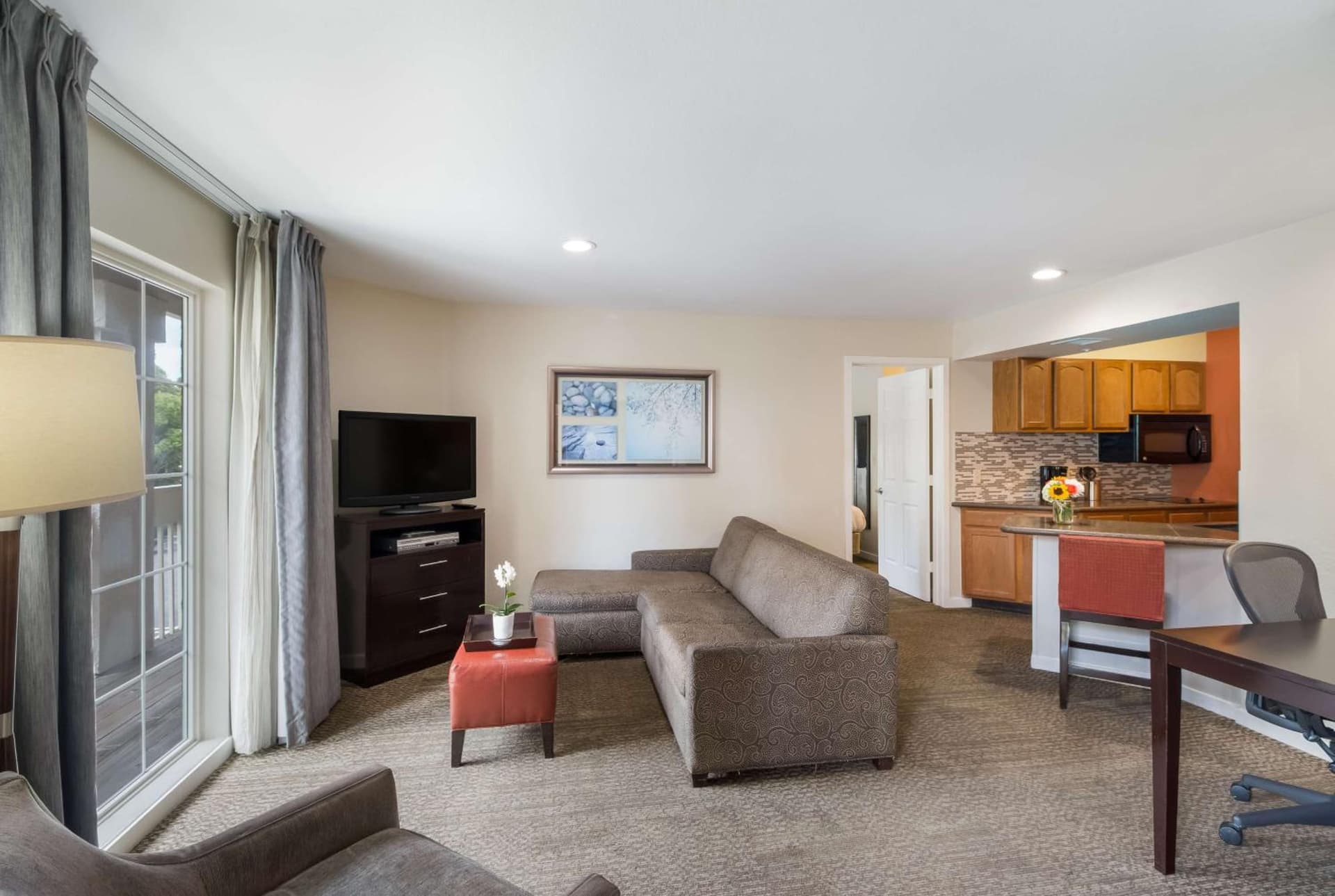Sonesta ES Suites Torrance Redondo Beach gallery photo in Torrance, CA — image 18