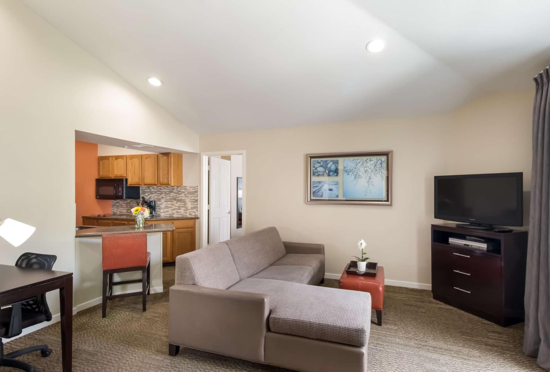 Sonesta ES Suites Torrance Redondo Beach gallery photo in Torrance, CA — image 32