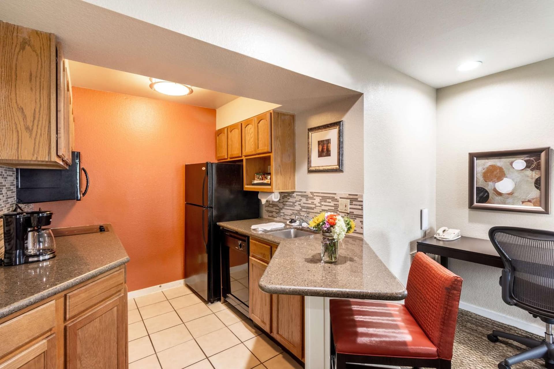 Sonesta ES Suites Torrance Redondo Beach gallery photo in Torrance, CA — image 10