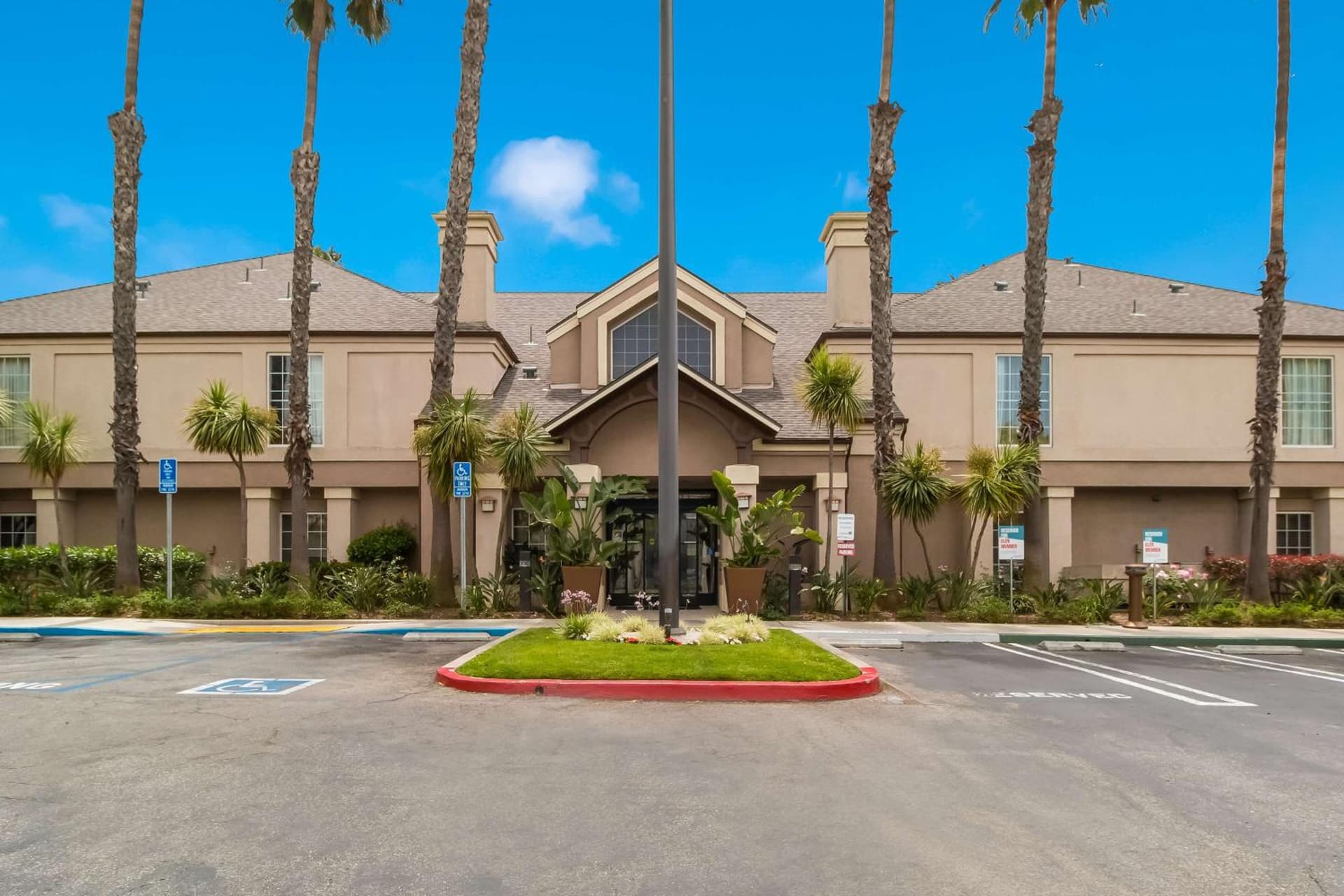 Sonesta ES Suites Torrance Redondo Beach exterior or lobby in Torrance, CA — main listing photo