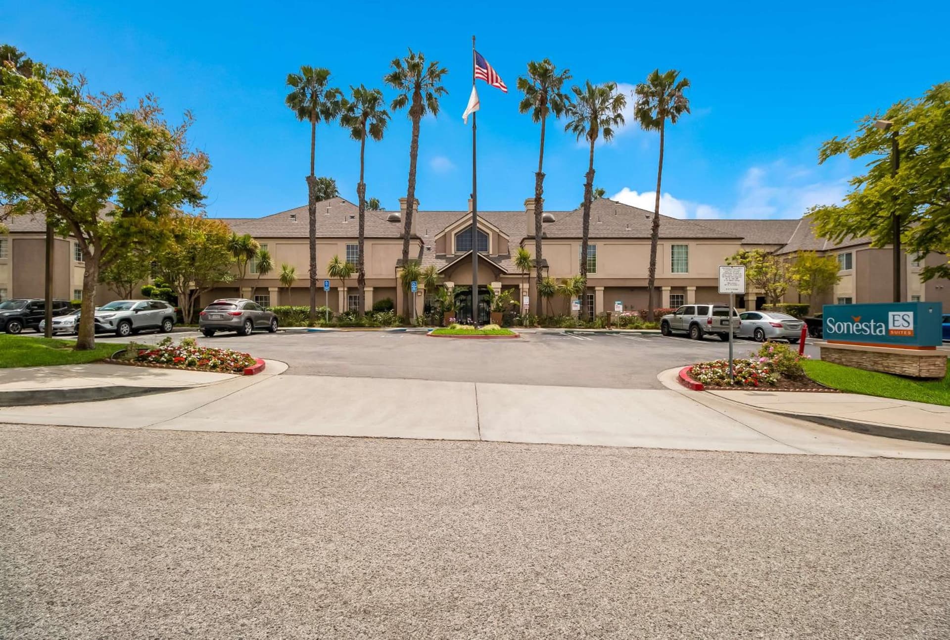 Sonesta ES Suites Torrance Redondo Beach property views in Torrance, CA — gallery photo 3