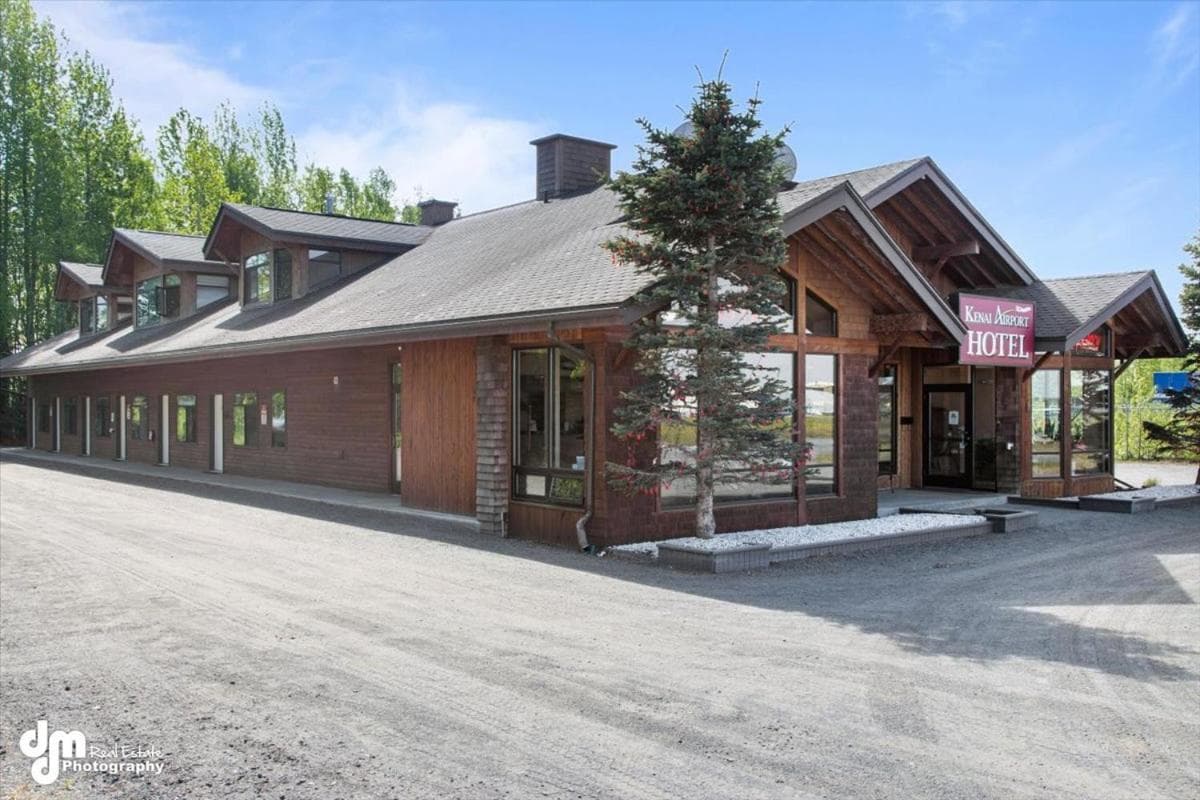 Kenai Airport Hotel interior in Kenai, AK — gallery photo 2