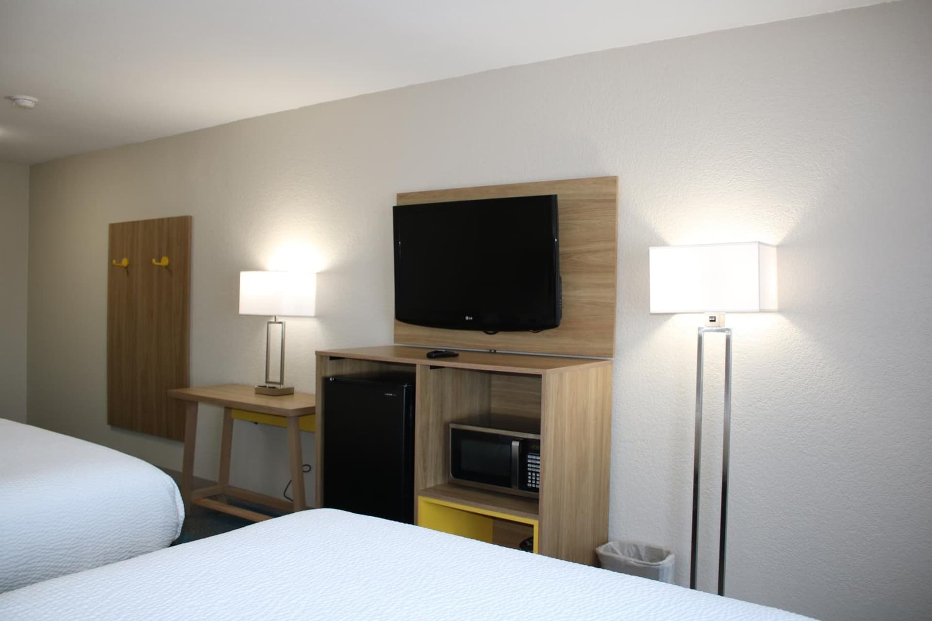 Days Inn by Wyndham Waco University Area gallery photo in Waco, TX — image 73