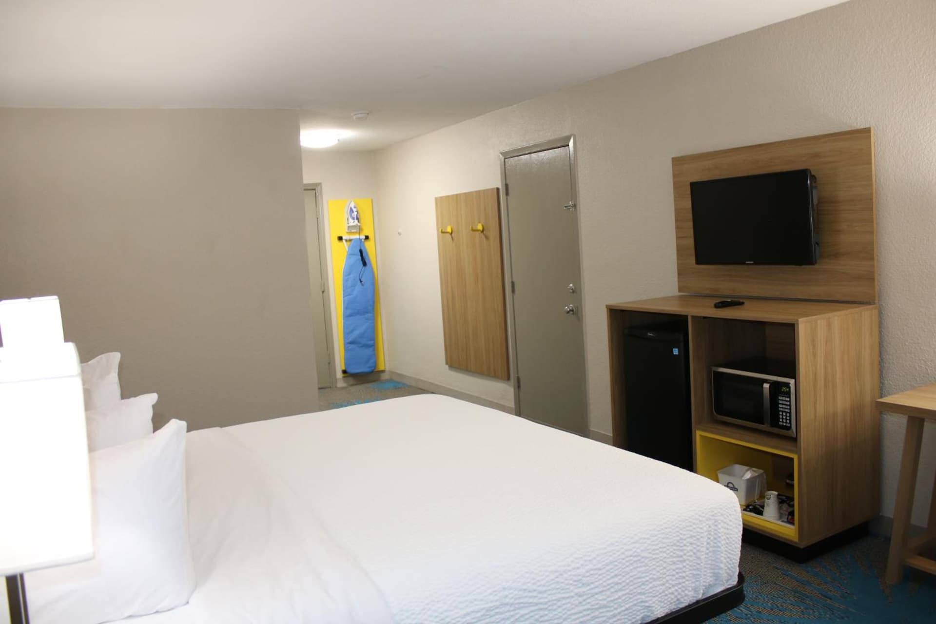 Days Inn by Wyndham Waco University Area gallery photo in Waco, TX — image 61