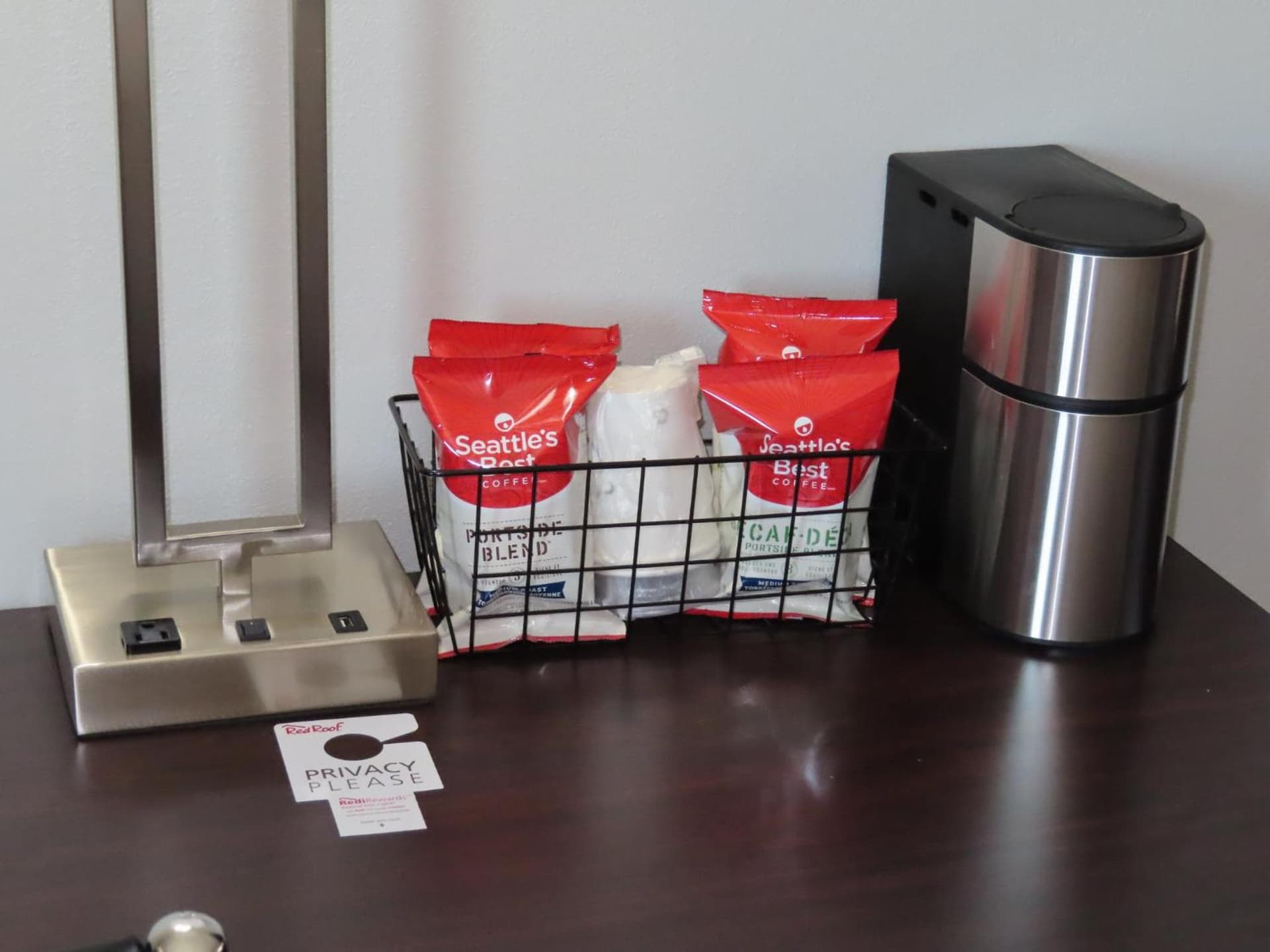Red Roof Inn PLUS & Suites Erie gallery photo in Erie, PA — image 11