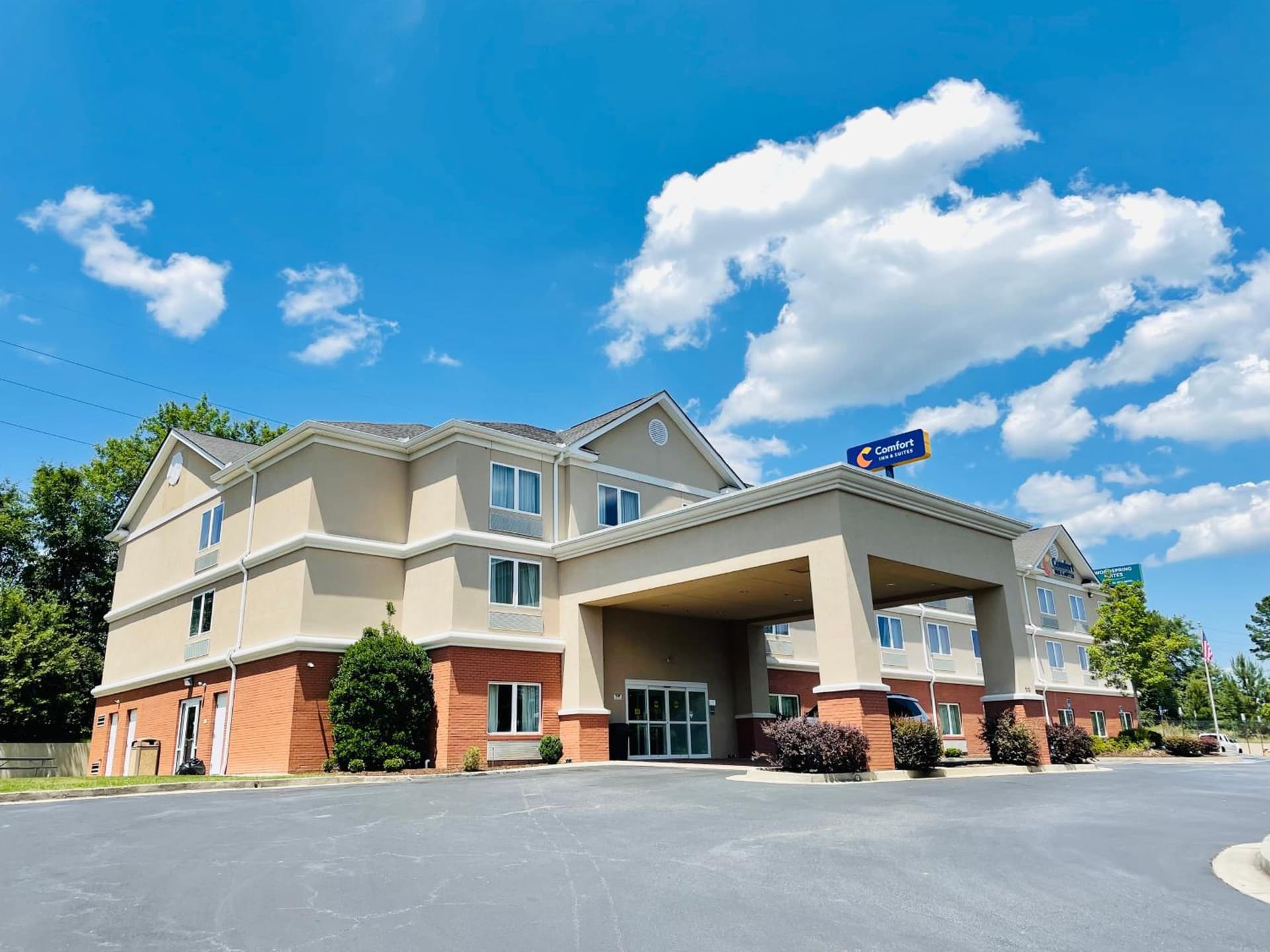 Comfort Inn & Suites Augusta Fort Gordon Area featured exterior or lobby in Augusta, GA — similar hotel