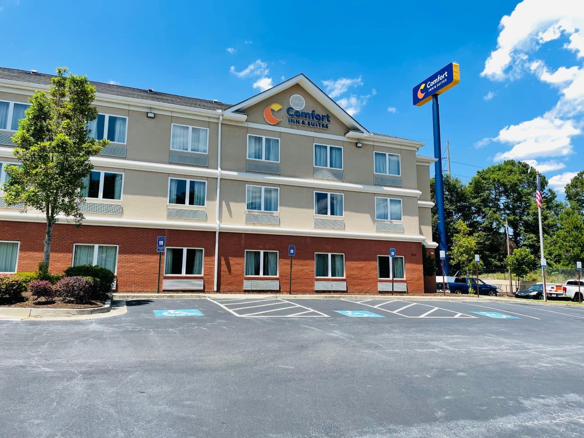 Comfort Inn & Suites Augusta Fort Gordon Area interior in Augusta, GA — gallery photo 2