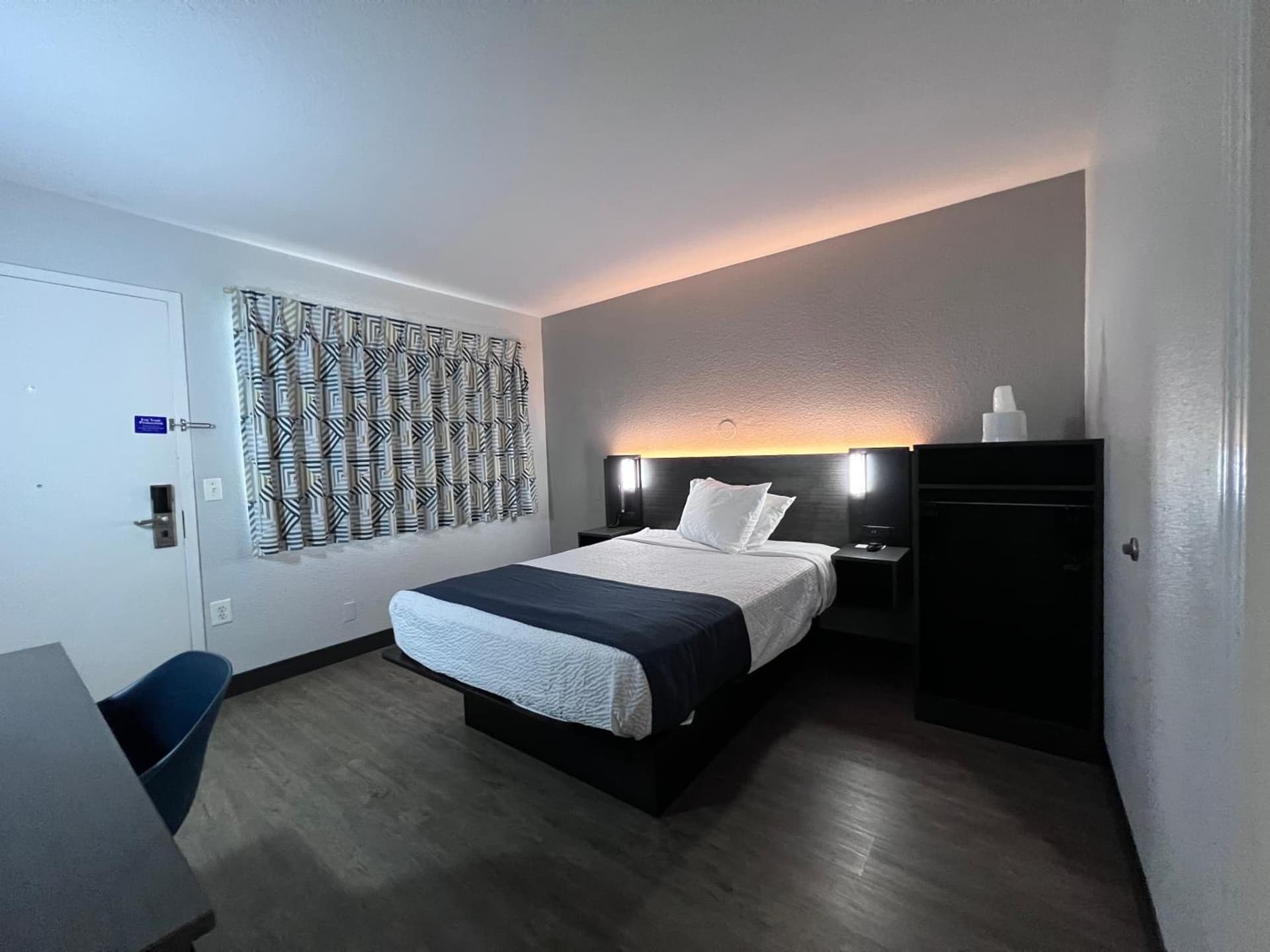 Motel 6-Bakersfield, CA - South gallery photo in Bakersfield, CA — image 13