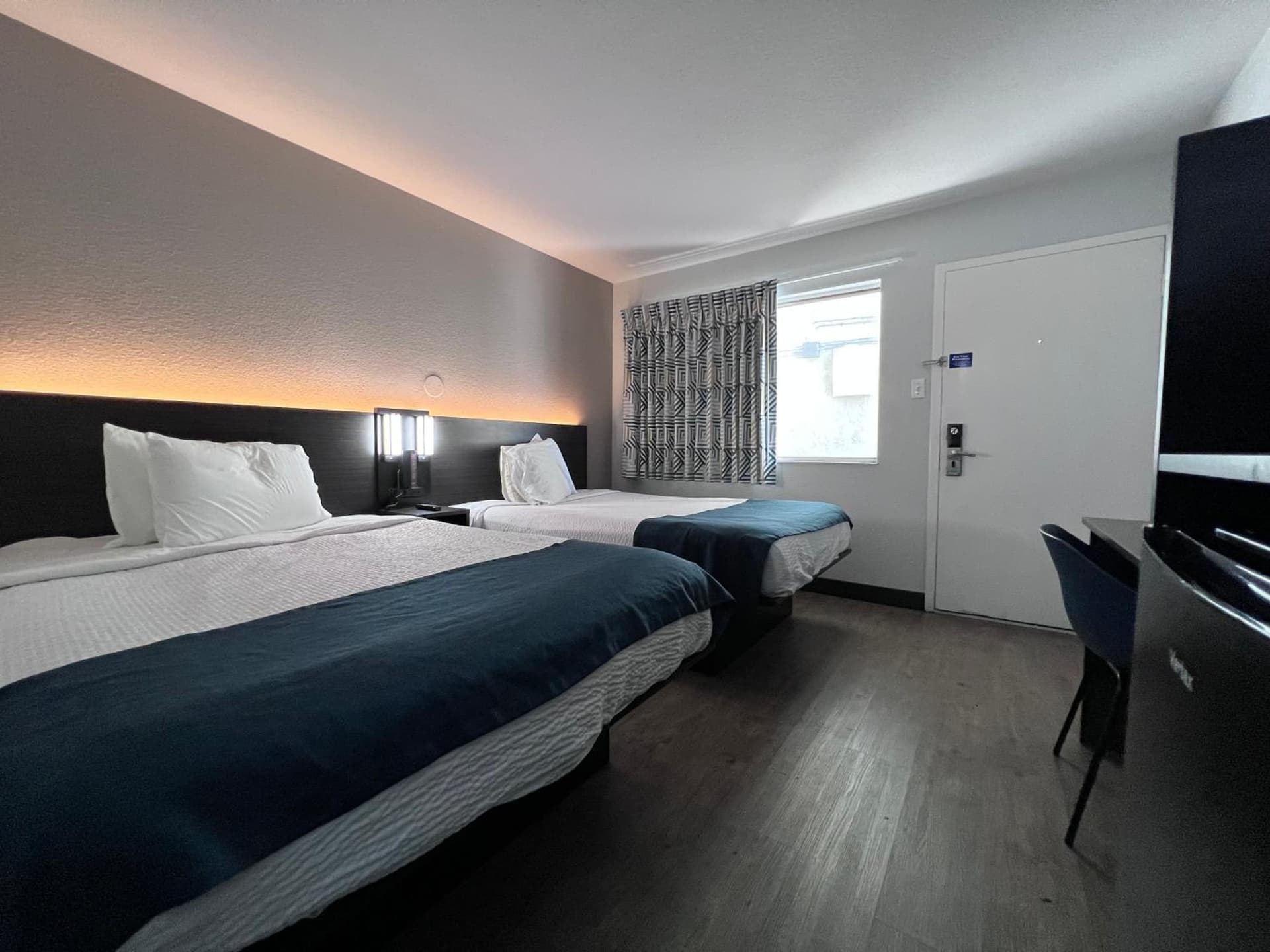 Motel 6-Bakersfield, CA - South gallery photo in Bakersfield, CA — image 19
