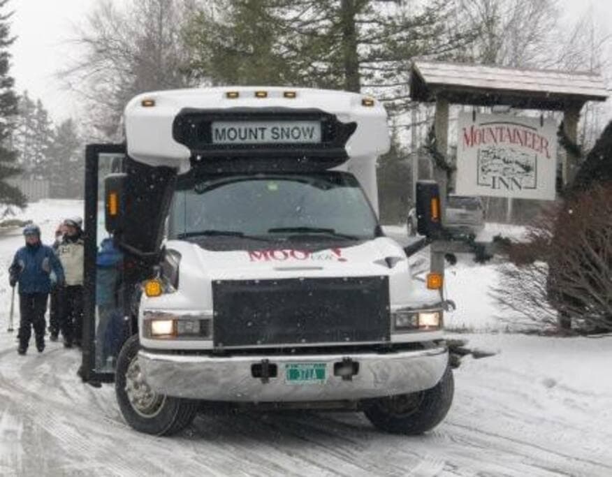 MT SNOW SKI BACK TRAIL FREE SHUTTLE Green Mountain Den property views in Dover — gallery photo 3