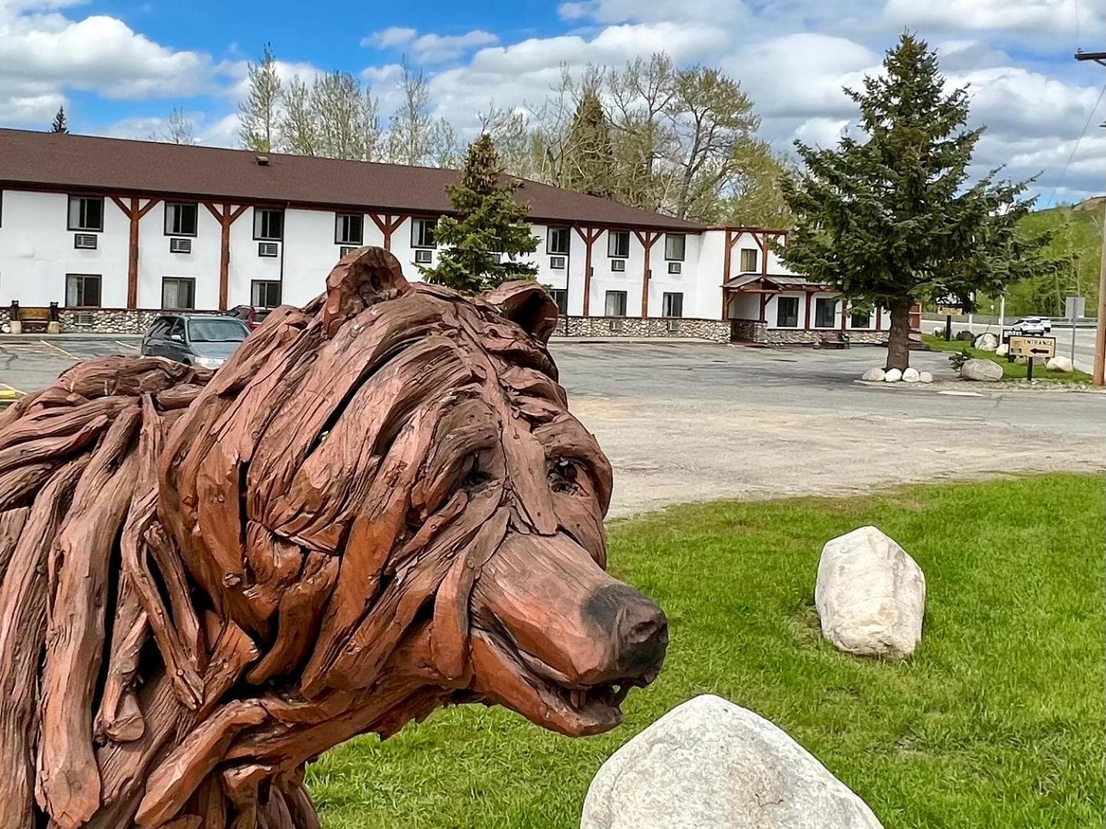 Beartooth Hideaway Inn & Cabins featured exterior or lobby in Red Lodge, MT — similar hotel
