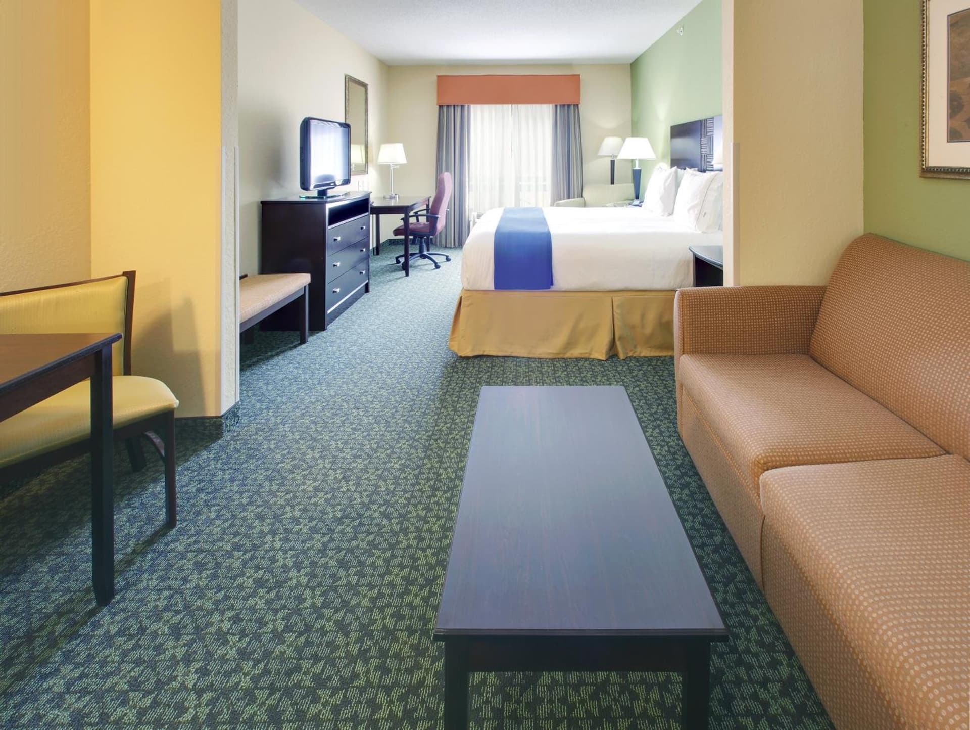 Holiday Inn Express & Suites Covington by IHG property views in Covington, TN — gallery photo 3