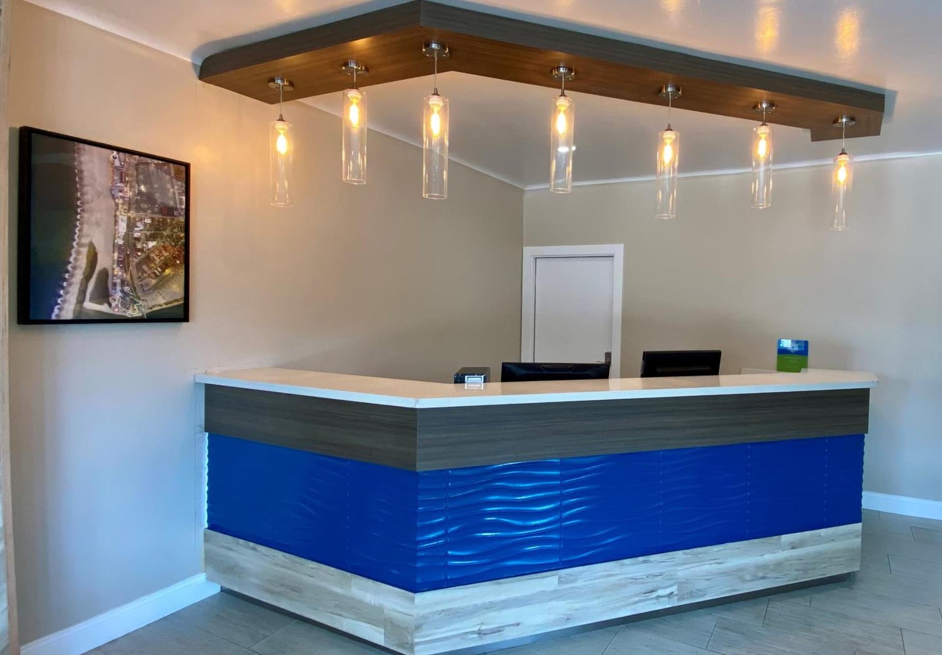 SureStay Hotel by Best Western Santa Cruz gallery photo in Santa Cruz, CA — image 17