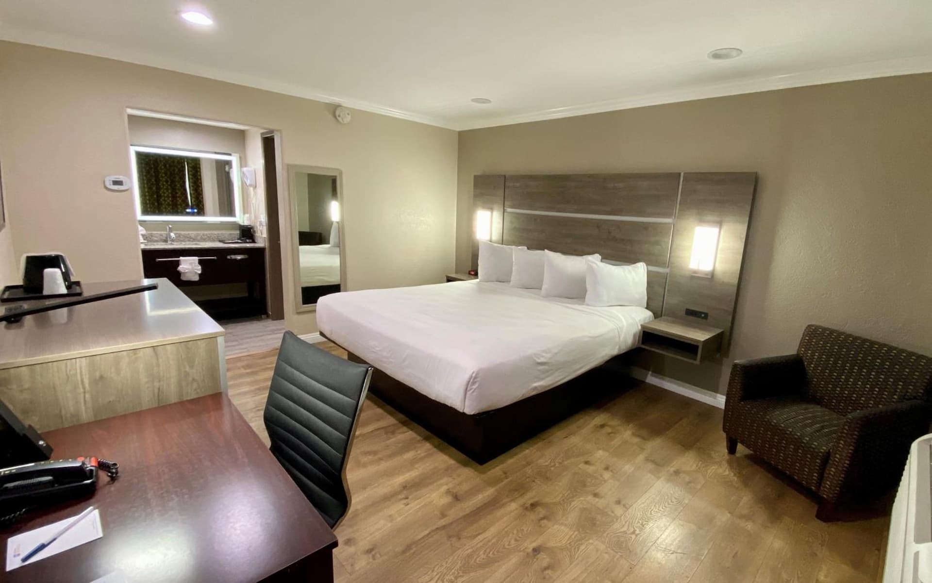 SureStay Hotel by Best Western Santa Cruz gallery photo in Santa Cruz, CA — image 8