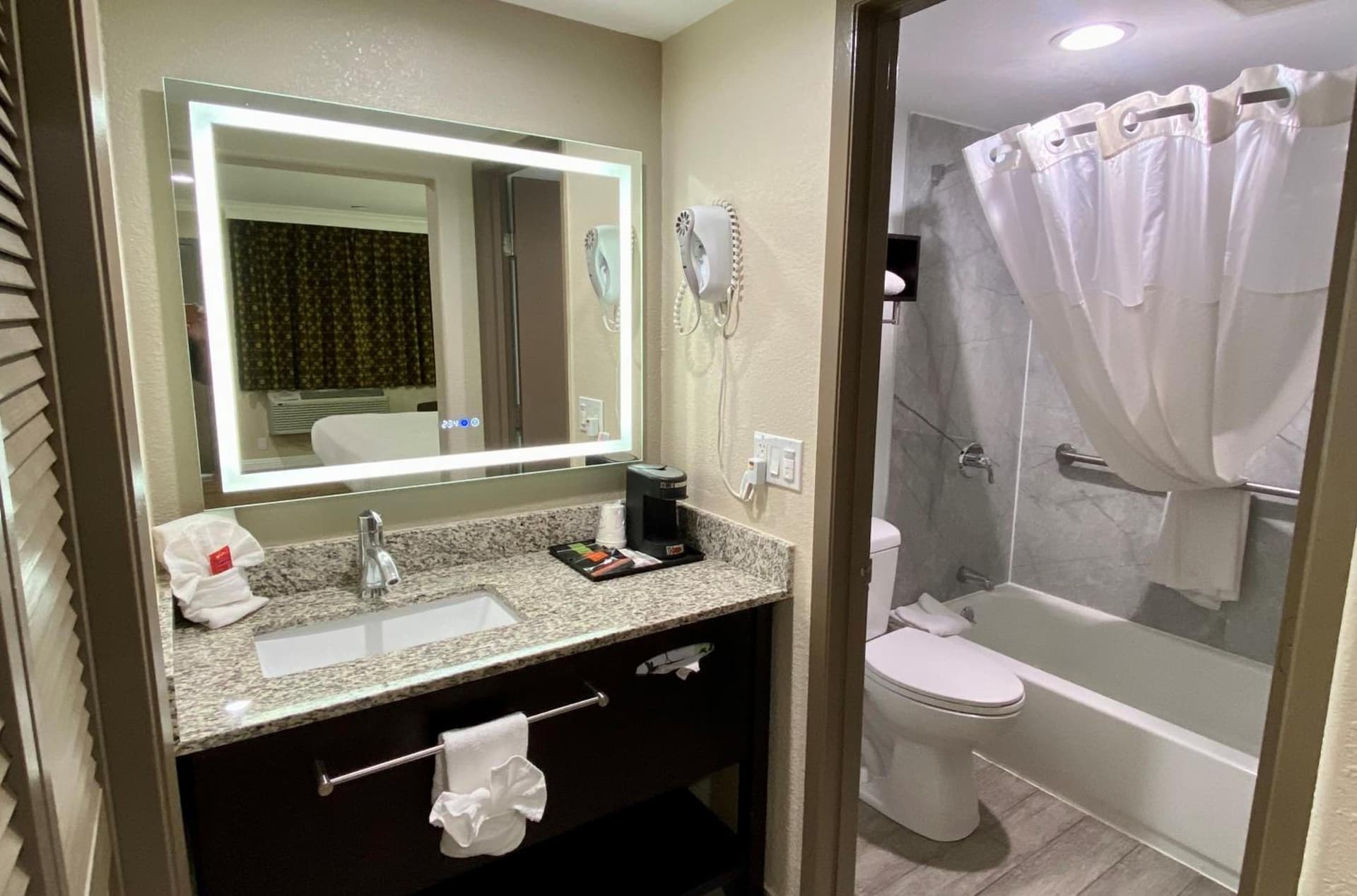 SureStay Hotel by Best Western Santa Cruz gallery photo in Santa Cruz, CA — image 14