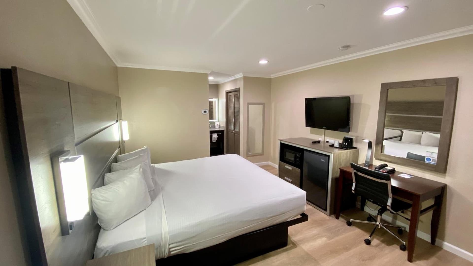 SureStay Hotel by Best Western Santa Cruz gallery photo in Santa Cruz, CA — image 30