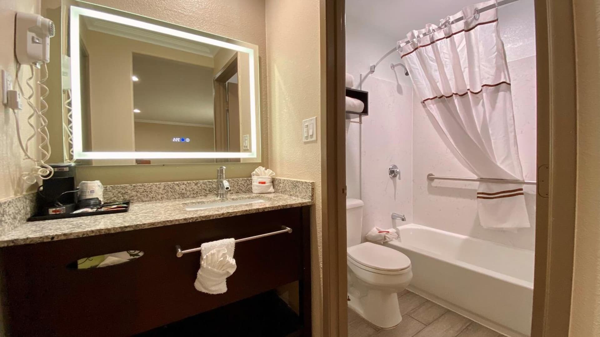 SureStay Hotel by Best Western Santa Cruz gallery photo in Santa Cruz, CA — image 9