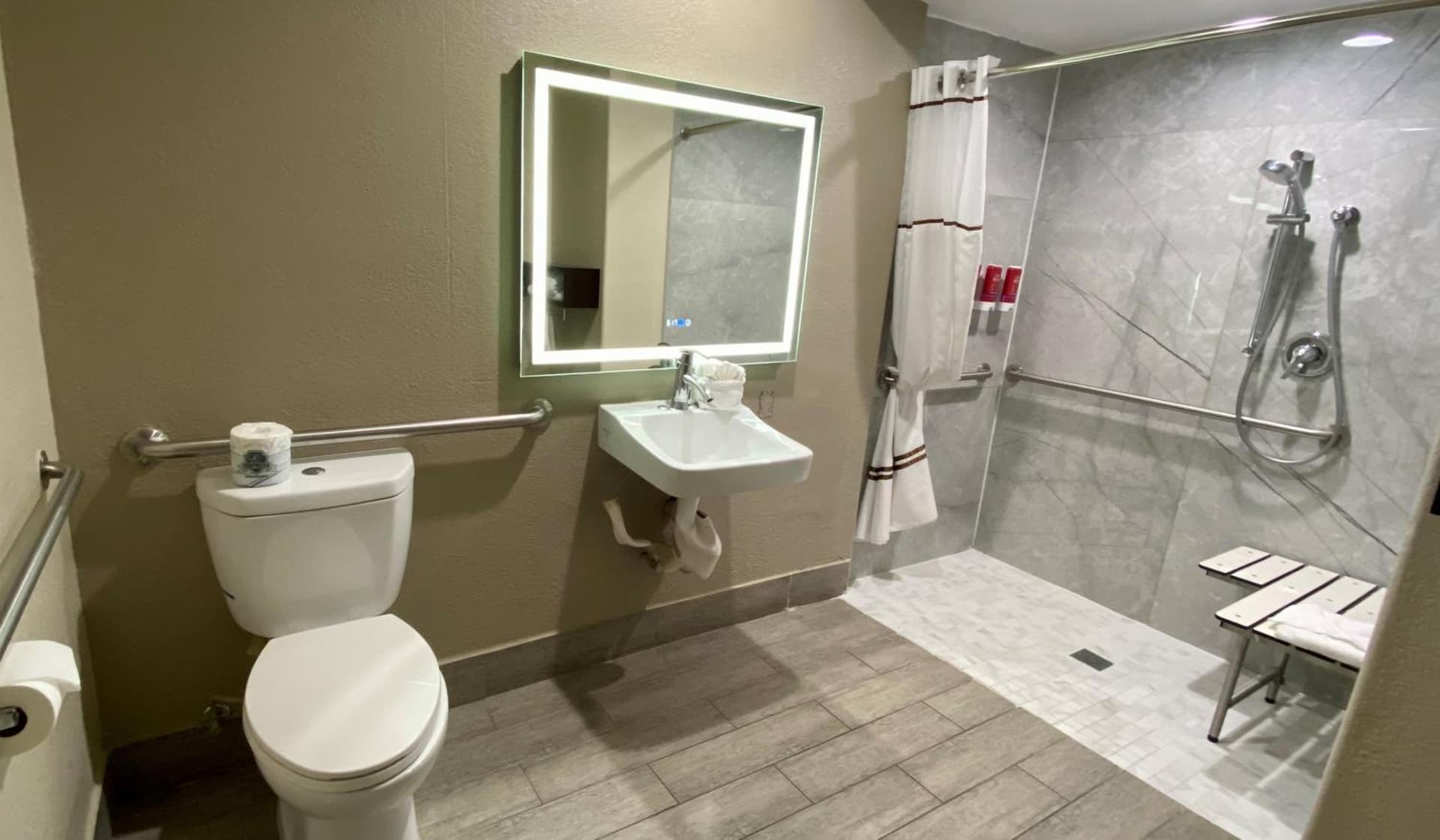 SureStay Hotel by Best Western Santa Cruz gallery photo in Santa Cruz, CA — image 19