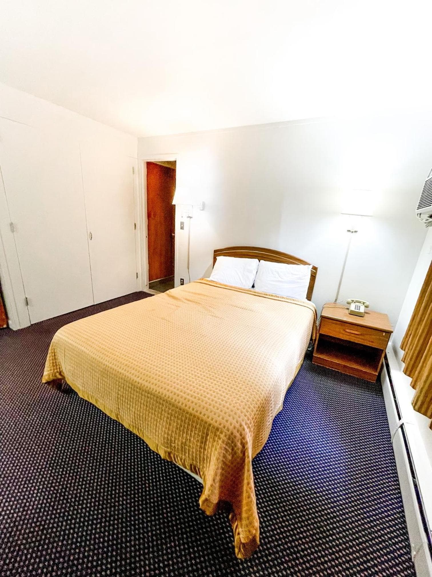 Utica Rest Inn property views in Utica, NY — gallery photo 3